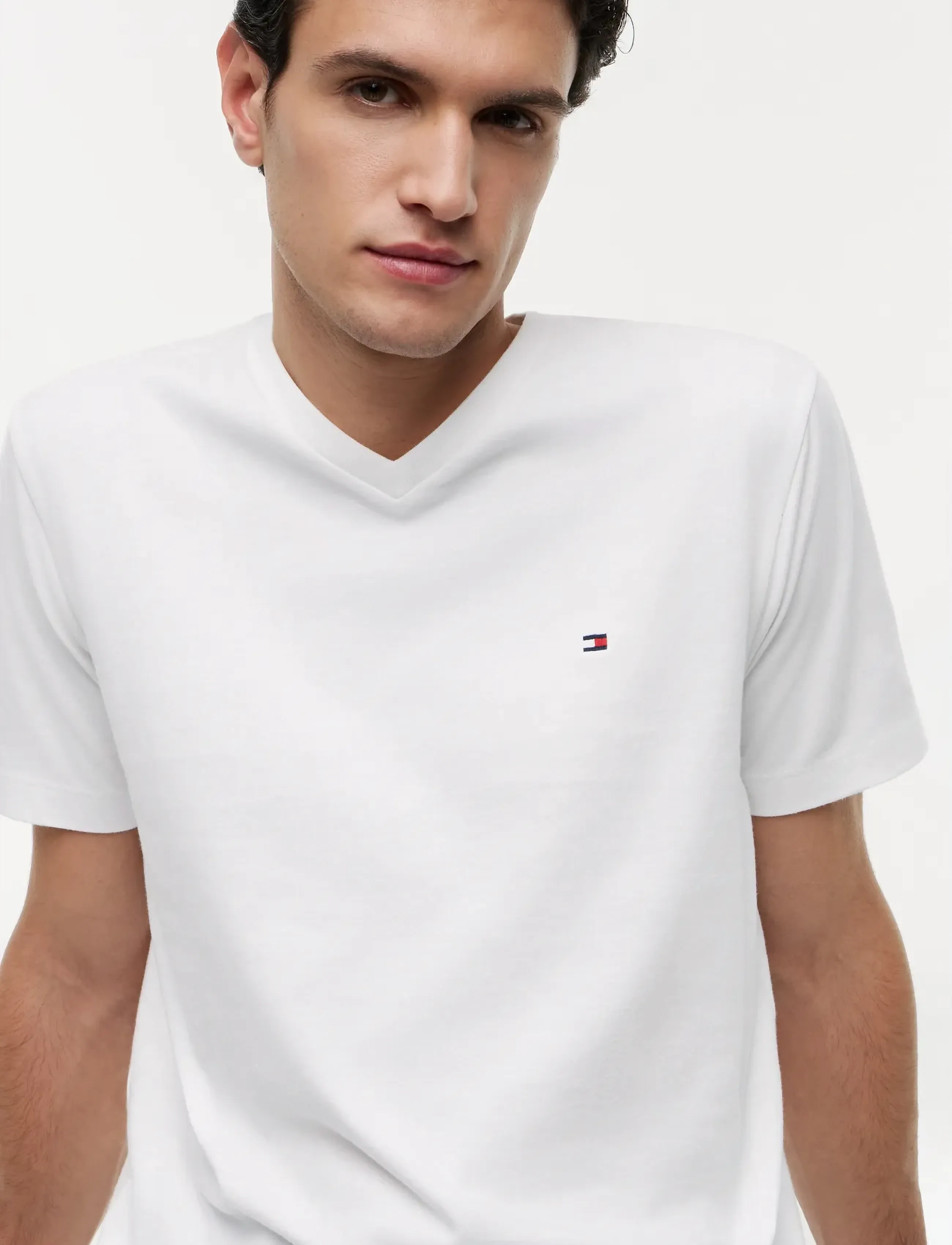 Essential V-Neck Tee 3