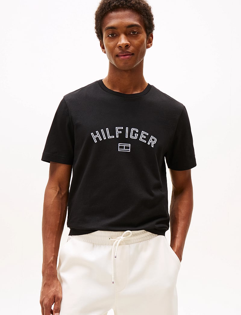 Tommy Hilfiger - HILFIGER FLOCK TEE - kurzärmelig - black - 0