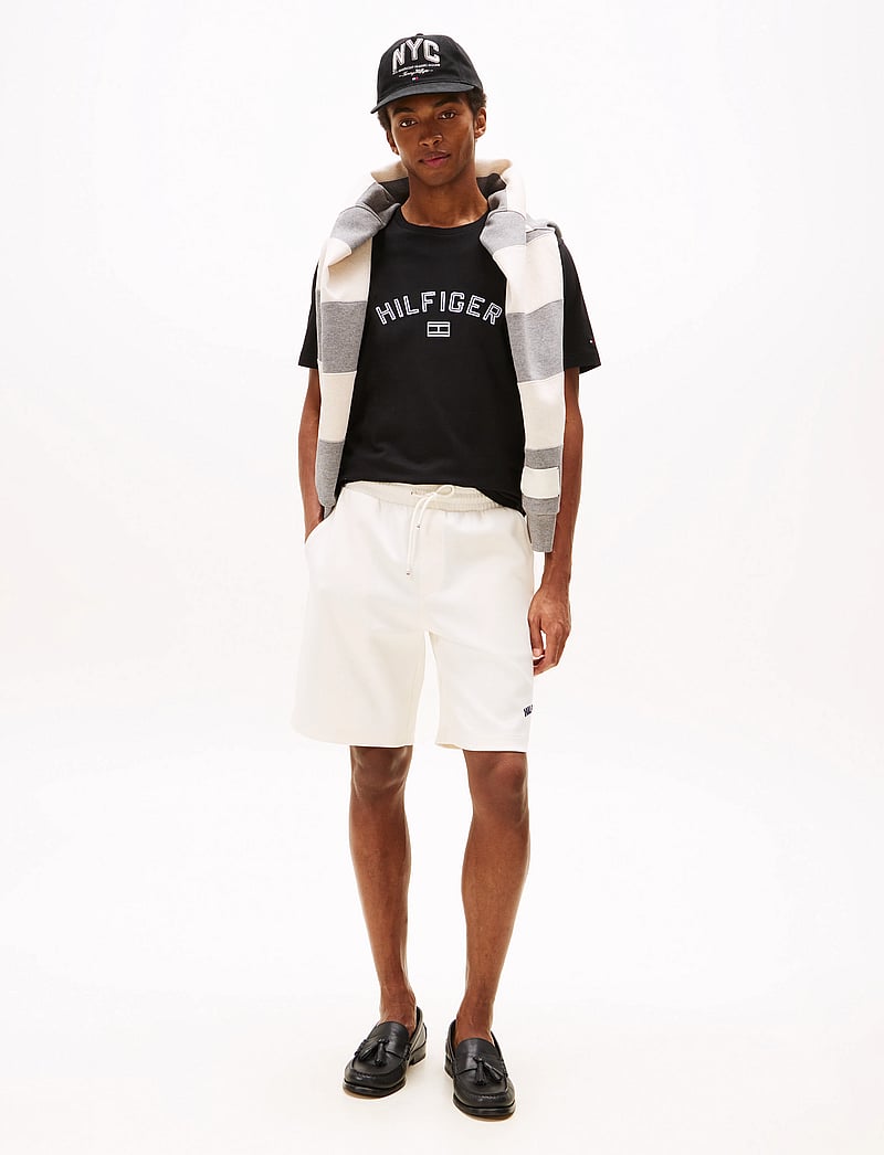 Tommy Hilfiger - HILFIGER FLOCK TEE - kurzärmelig - black - 3