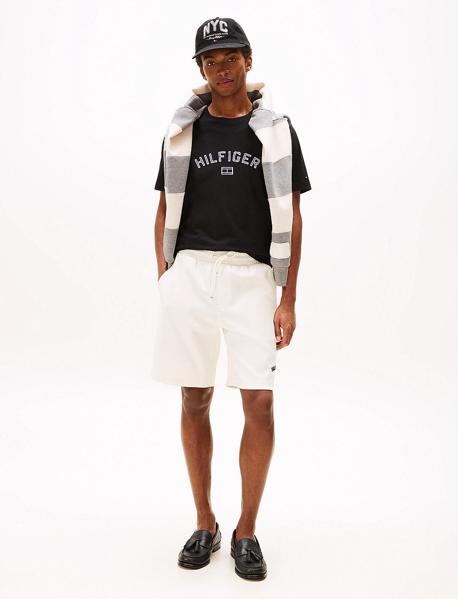 Tommy Hilfiger - HILFIGER FLOCK TEE - kortärmade t-shirts - black - 3
