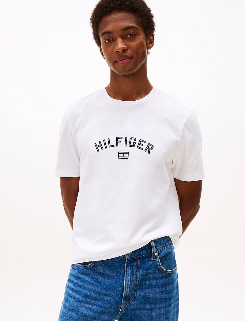 Tommy Hilfiger - HILFIGER FLOCK TEE - kurzärmelig - white - 0
