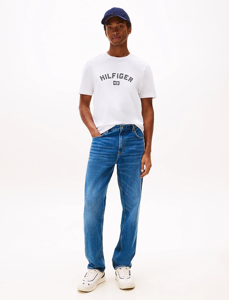 Tommy Hilfiger - HILFIGER FLOCK TEE - kurzärmelig - white - 2