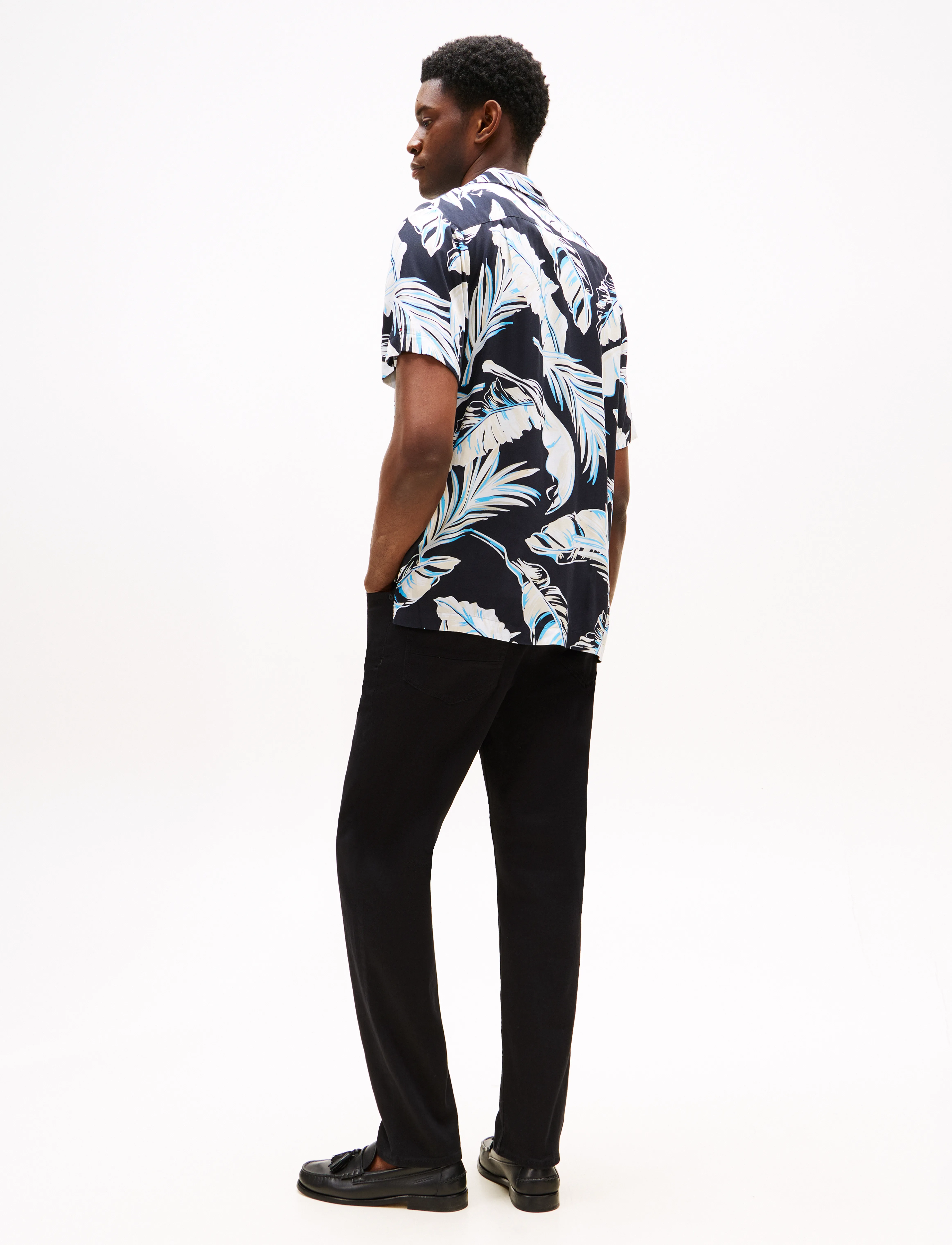 Tommy Hilfiger - LIGHTWEIGHT LEAF AOP SS SHIRT - kurzarmhemden - black / allover - 3