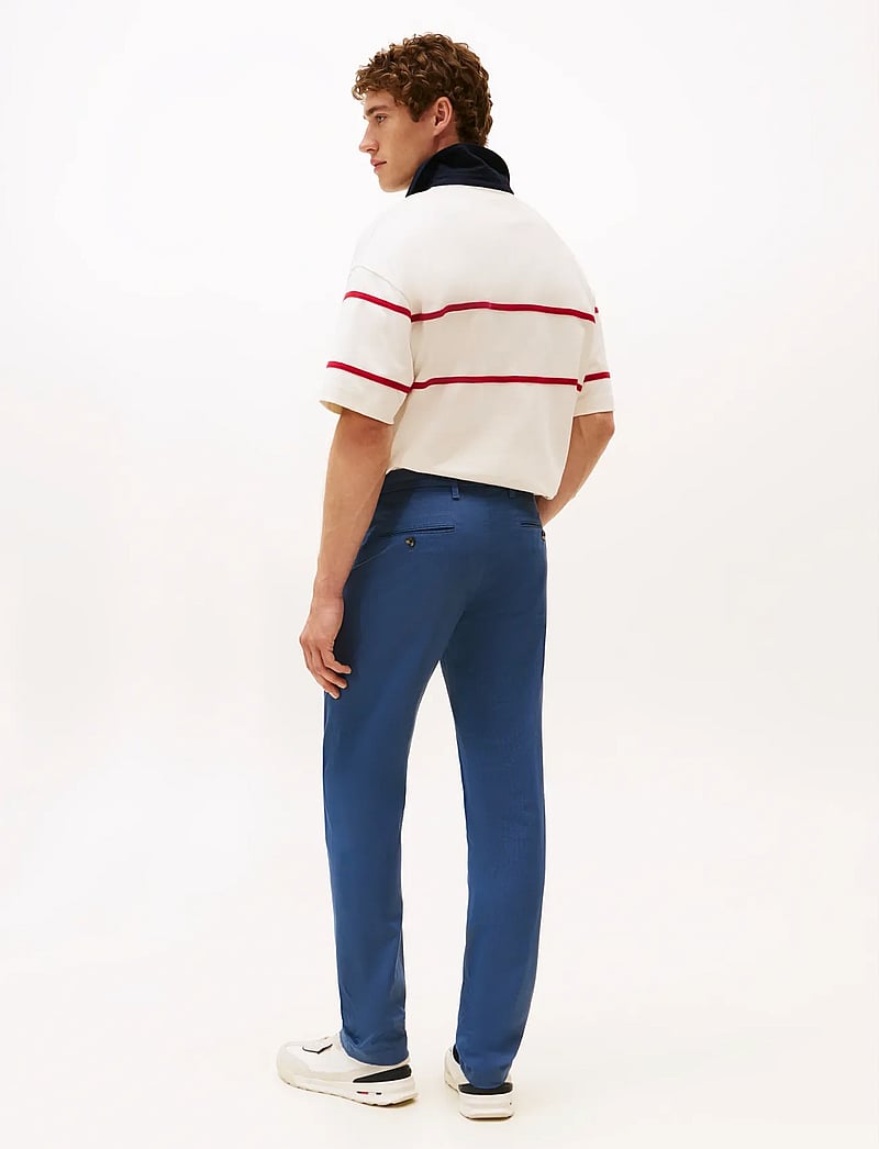 Tommy Hilfiger - BLEECKER PRINTED STRUCTURE CHINO - vabaajapüksid - aegean sea - 4