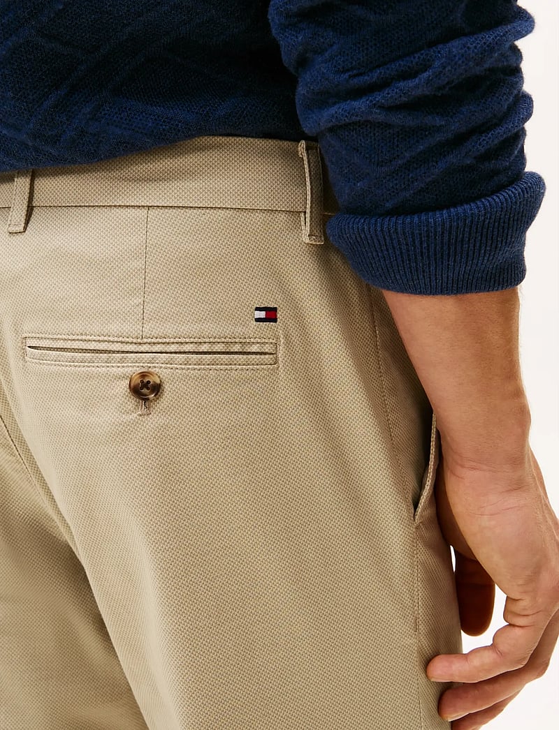 Tommy Hilfiger - BLEECKER PRINTED STRUCTURE CHINO - vabaaja püksid - sandalwood - 5