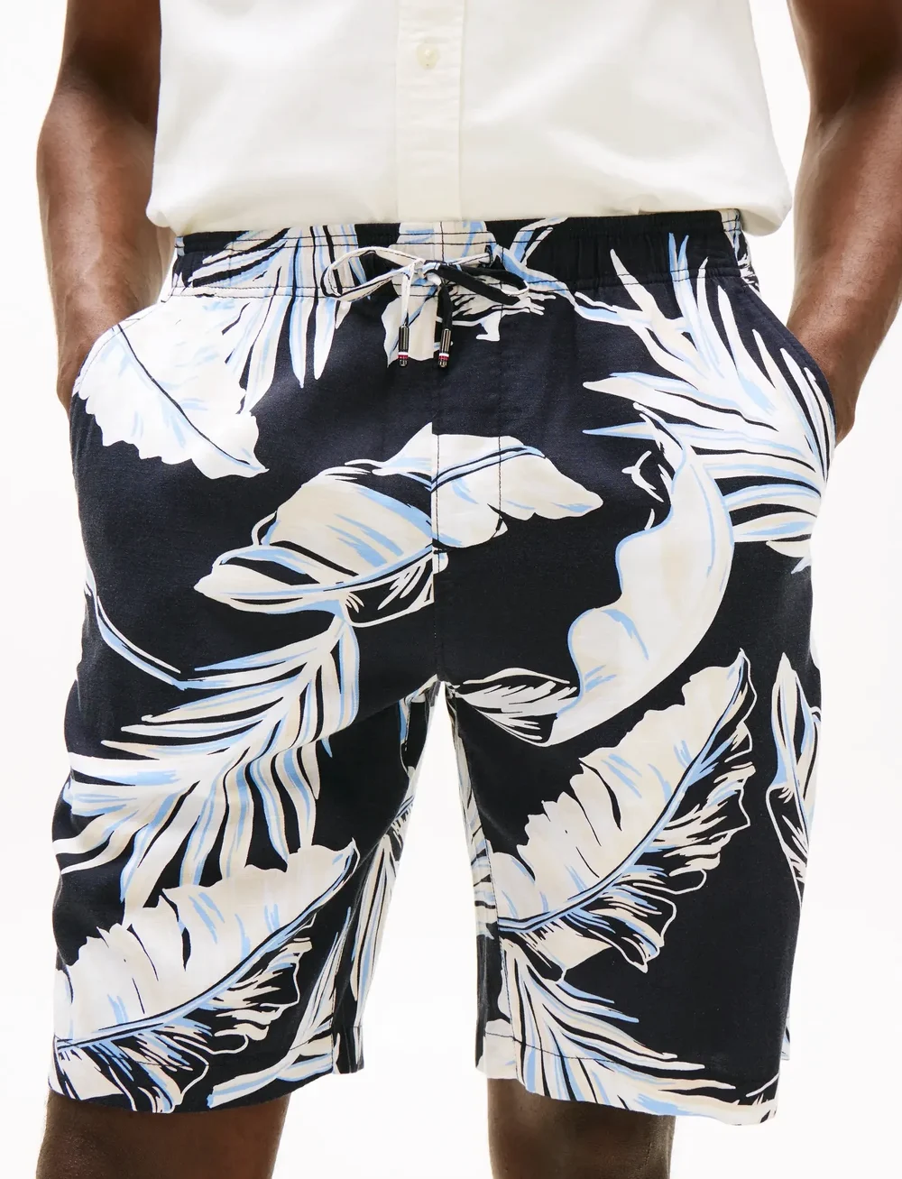 Tommy Hilfiger - MERCER 7IN CO LY BANANA LF SHORT - lühikesed vabaajapüksid - black allover - 5