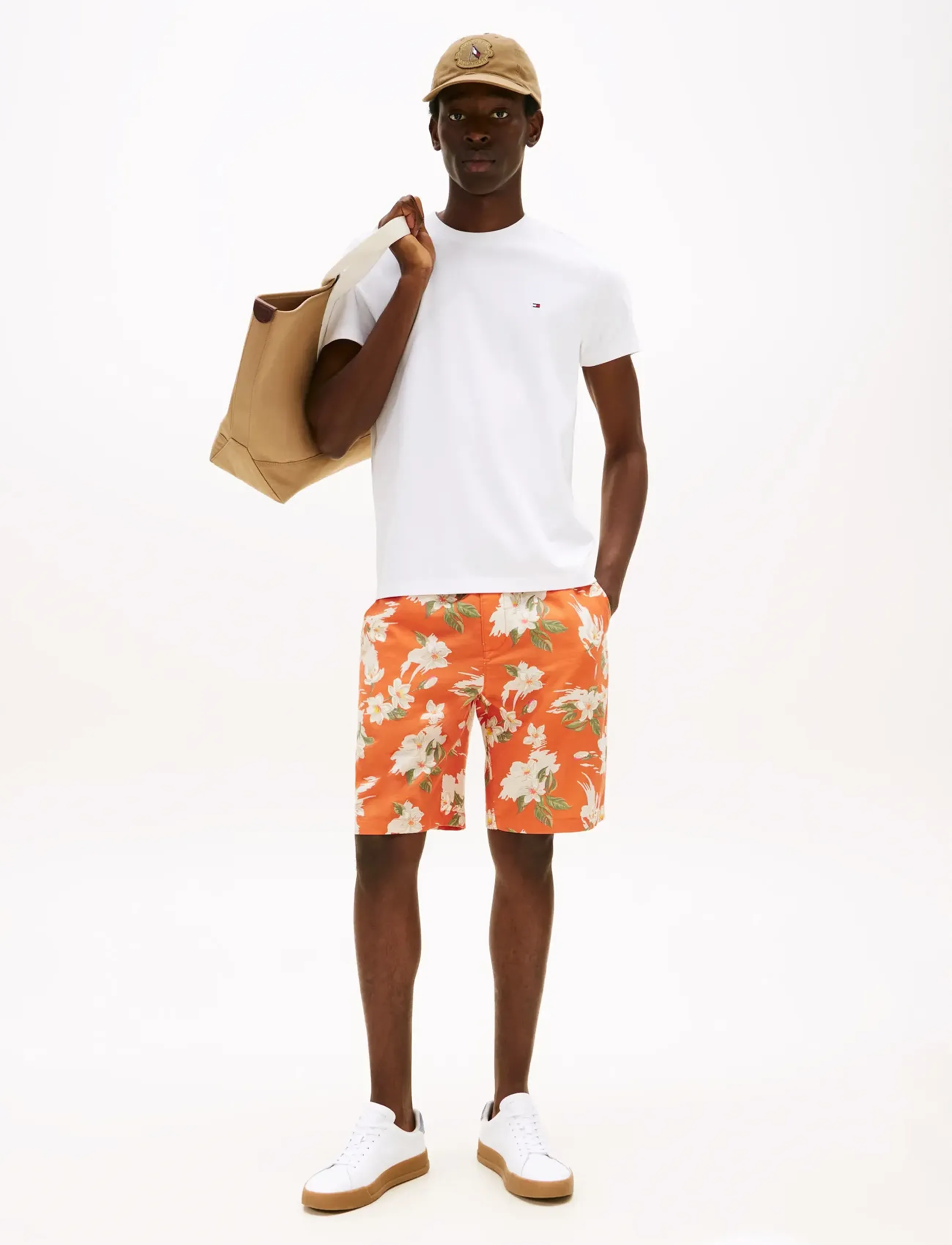 Tommy Hilfiger - MERCER 7IN WASH CO LY FLRL SHORT - lühikesed vabaajapüksid - brilliant orange / allover - 3