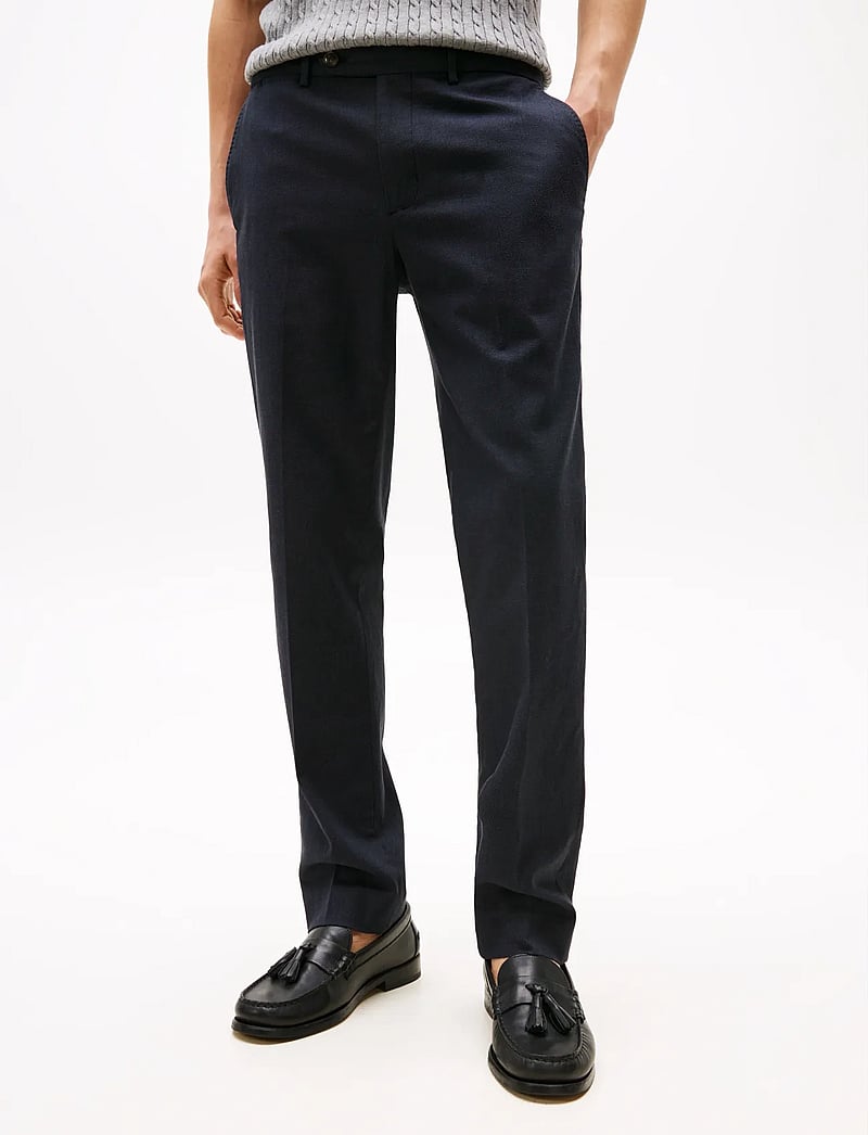 Tommy Hilfiger - DC DENTON OXFORD PANTS - anzugshosen - desert sky - 0