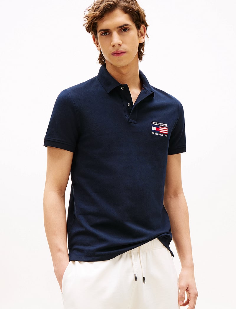 Tommy Hilfiger - HILFIGER FLAG REG POLO - kortärmade pikéer - desert sky - 0