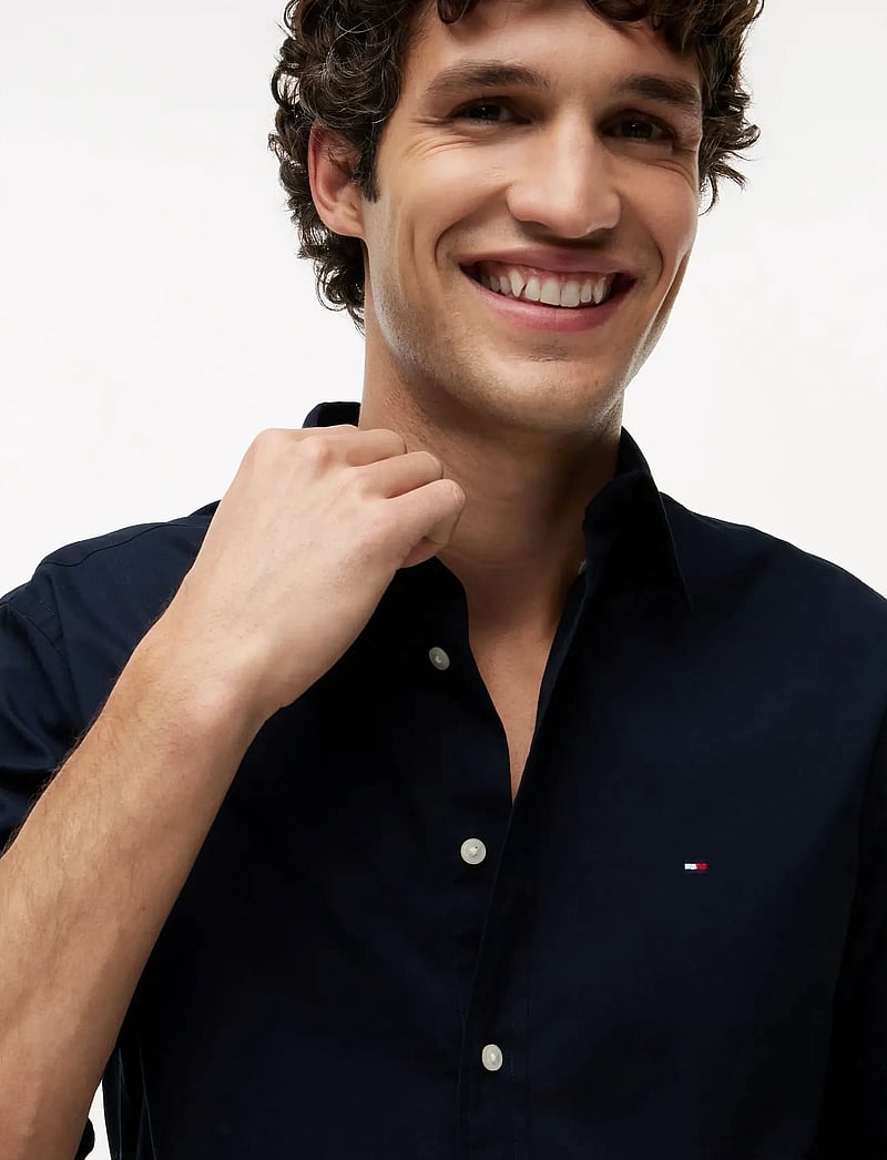 Tommy Hilfiger - CORE FLEX POPLIN SOLID RF SHIRT - chemises décontractées - navy blue - 4