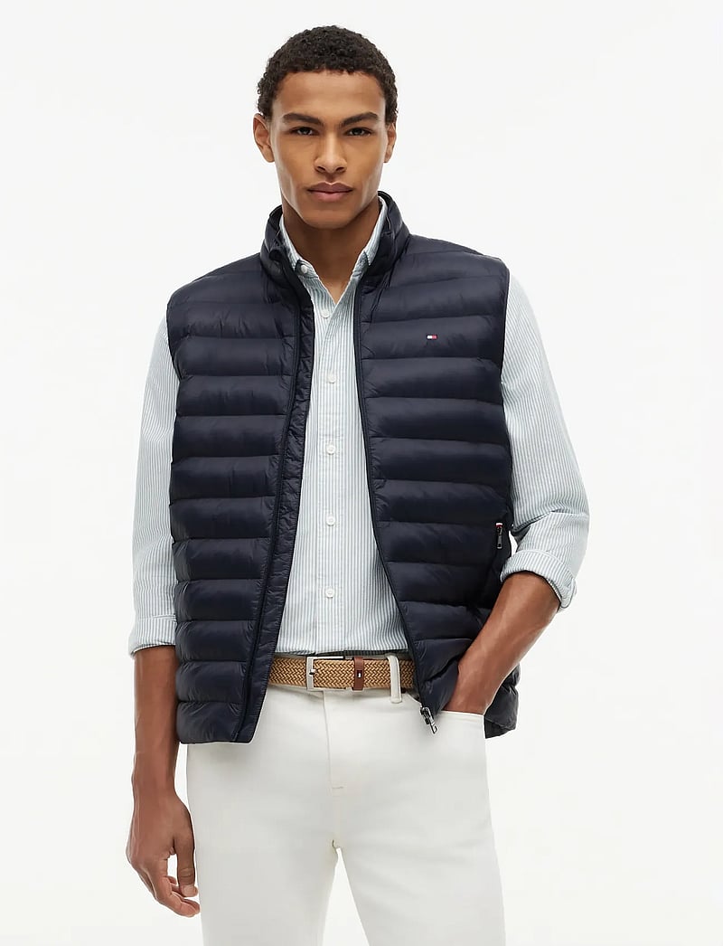 Tommy Hilfiger - CORE PACKABLE RECYCLED VEST - westen - desert sky - 0