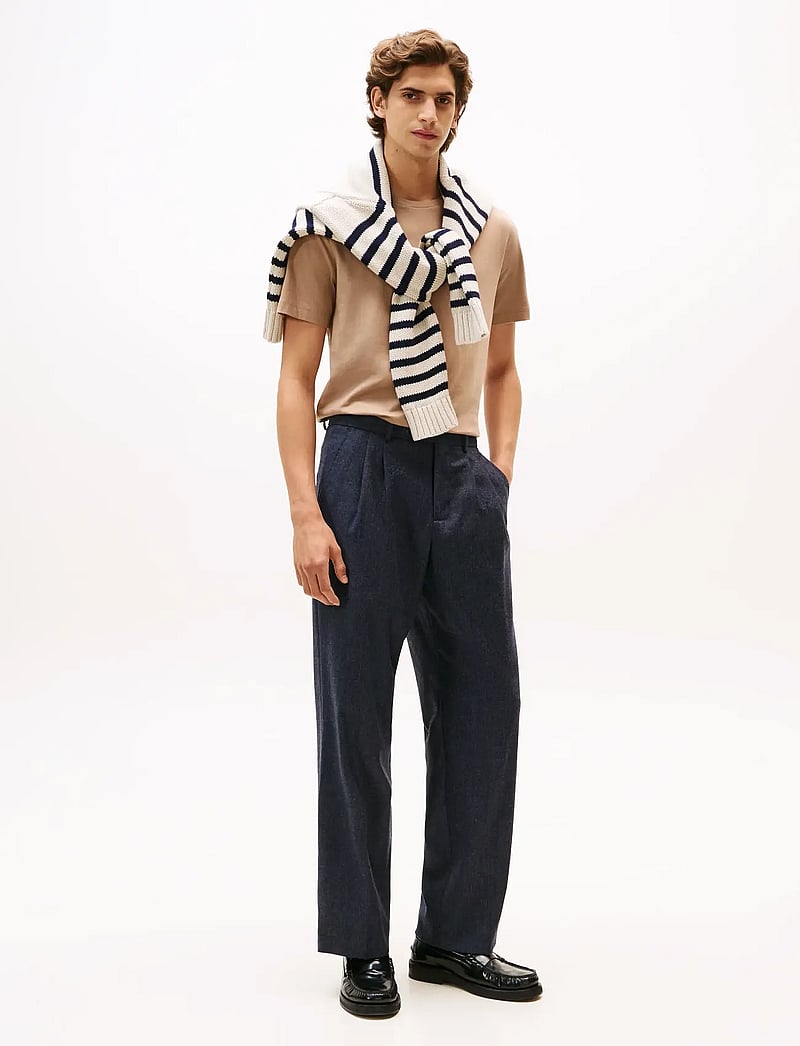 Tommy Hilfiger - ESS SEASONAL REG FIT SOLID TEE - stutterma bolir - coastal taupe - 2