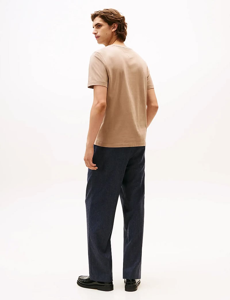 Tommy Hilfiger - ESS SEASONAL REG FIT SOLID TEE - stutterma bolir - coastal taupe - 3