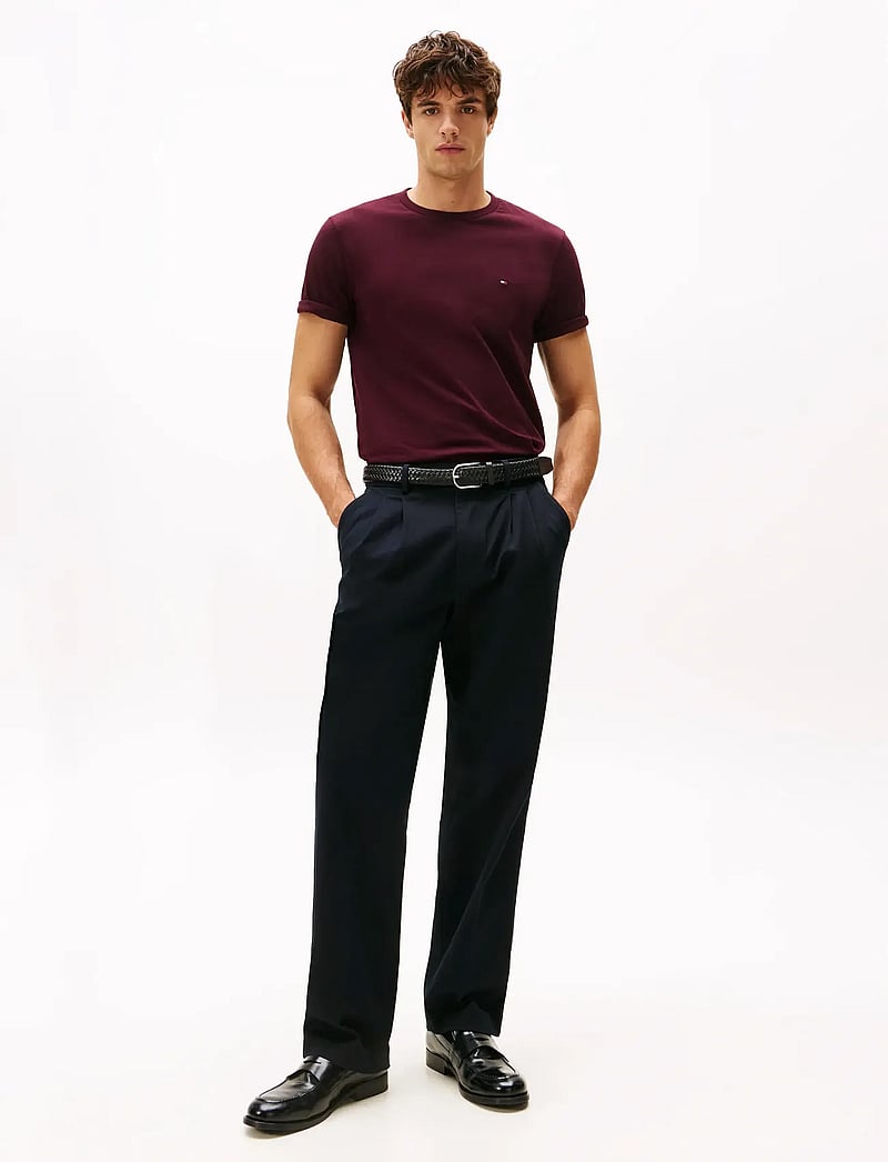 Tommy Hilfiger - ESS SEASONAL REG FIT SOLID TEE - t-shirts - deep burgundy - 2