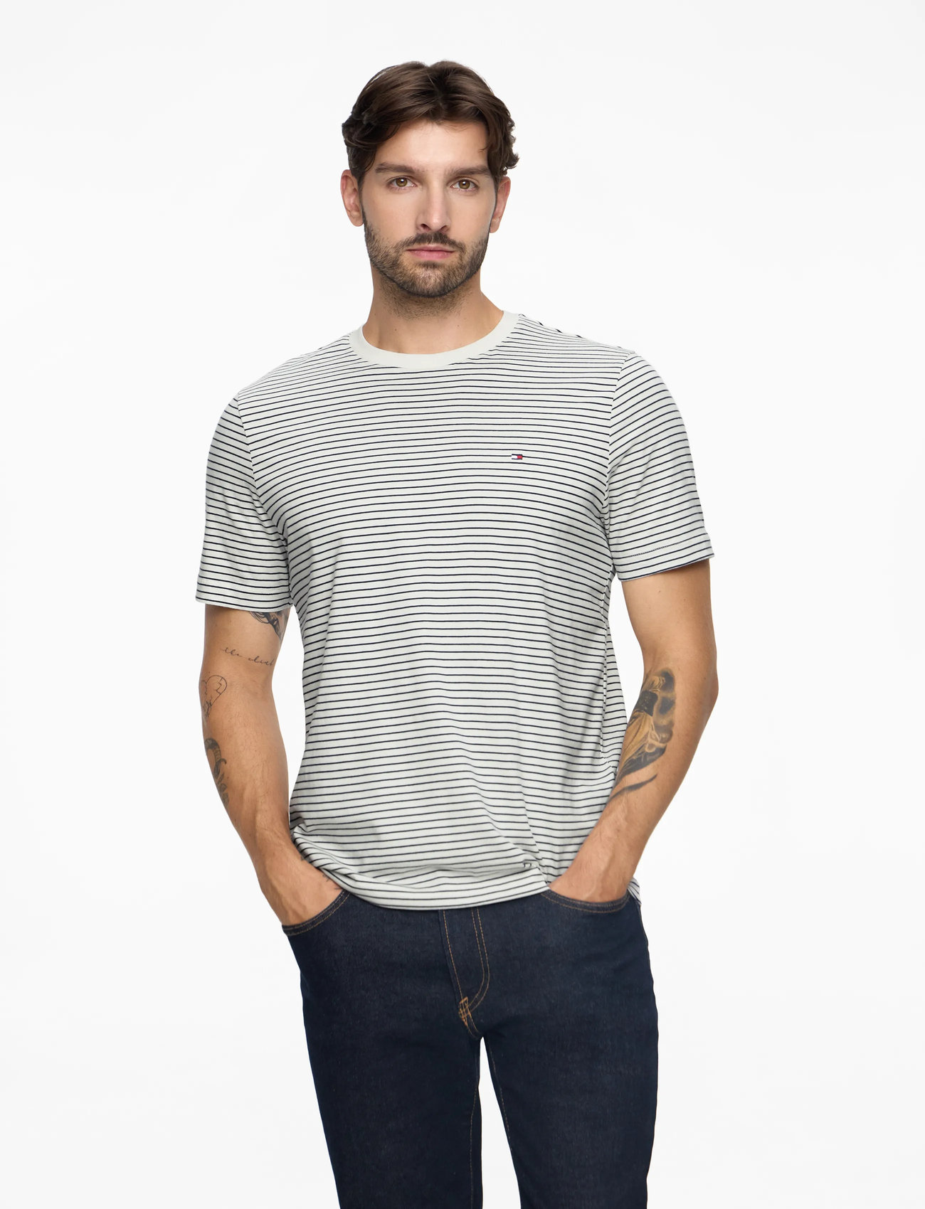 Tommy Hilfiger - ESS SEASONAL REG FIT SOLID TEE - kortærmede t-shirts - ivory petal/preppy navy - 0