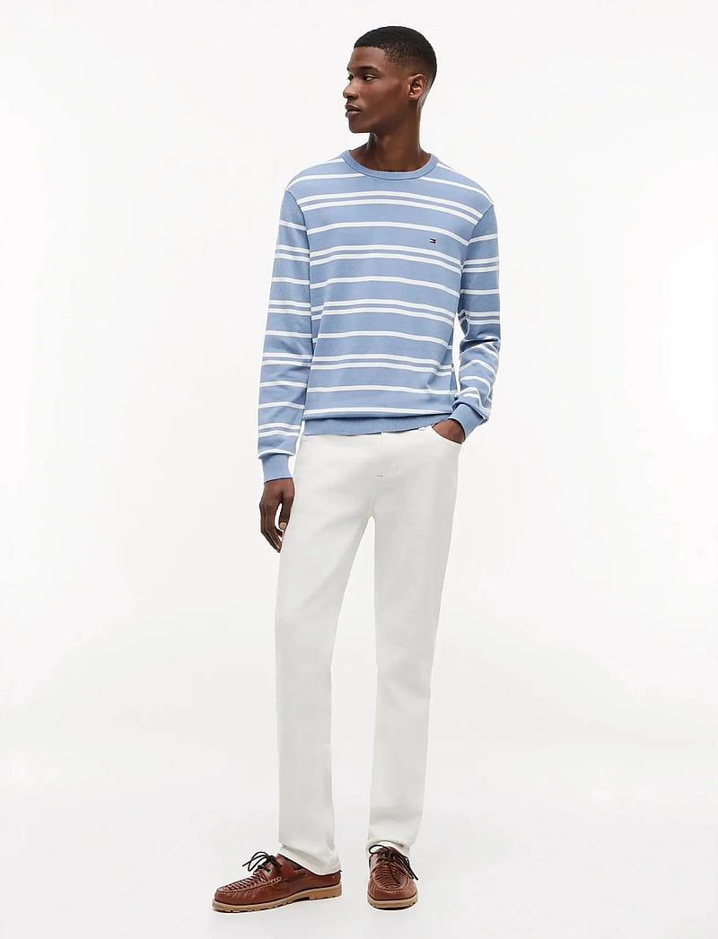 Tommy Hilfiger - ESSENTIAL SSNL COTTON CREW NECK - Ümmarguse kaelusega kudumid - ivory petal brisk blue - 4