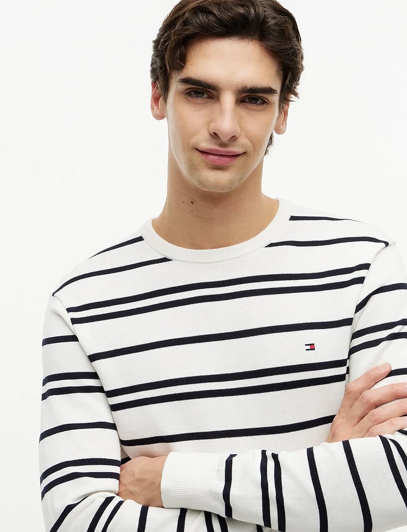 Tommy Hilfiger - ESSENTIAL SSNL COTTON CREW NECK - rundhals - ivory petal desert sky - 3