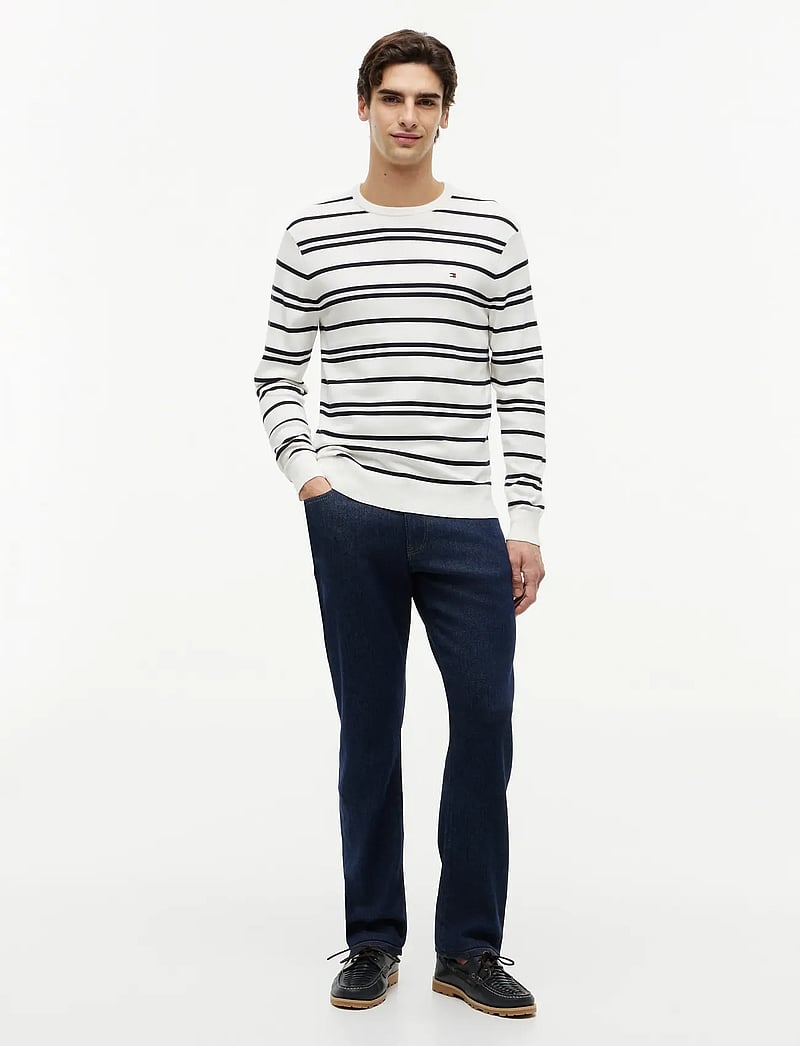 Tommy Hilfiger - ESSENTIAL SSNL COTTON CREW NECK - rundhals - ivory petal desert sky - 4
