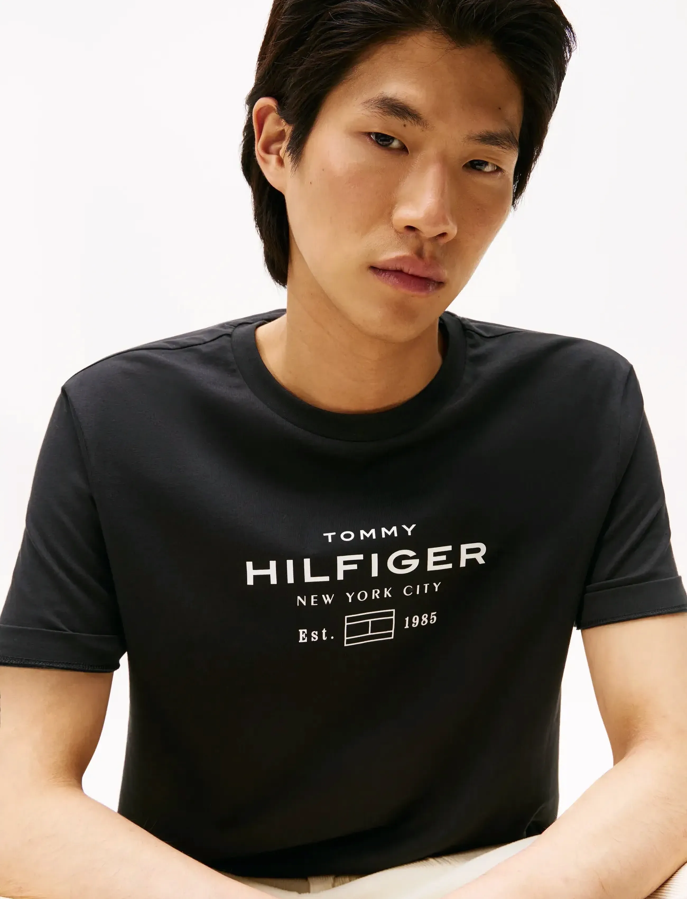 Tommy Hilfiger - HILFIGER STACK GRAPHIC TEE - stutterma bolir - black - 4
