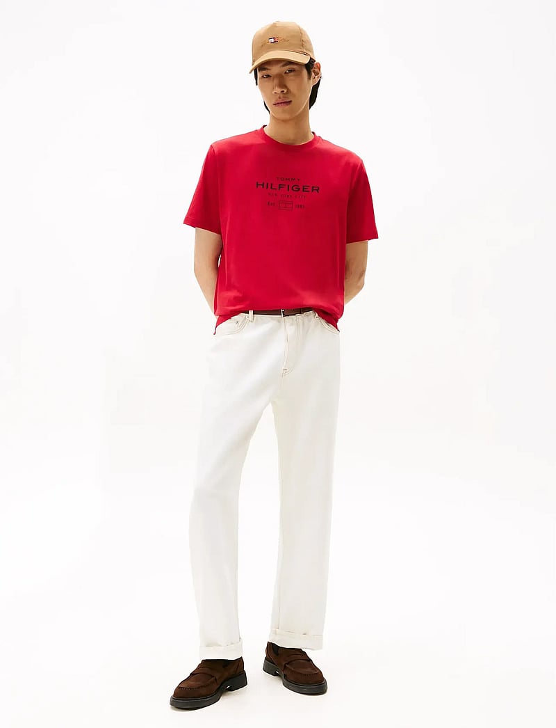 Tommy Hilfiger - HILFIGER STACK GRAPHIC TEE - kortärmade t-shirts - medium red - 2