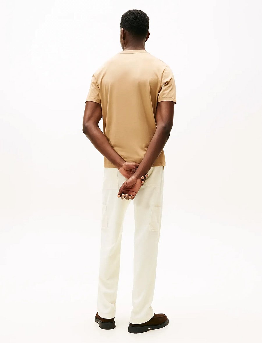 Tommy Hilfiger - HILFIGER STACK GRAPHIC TEE - kortærmede t-shirts - timeless camel - 0