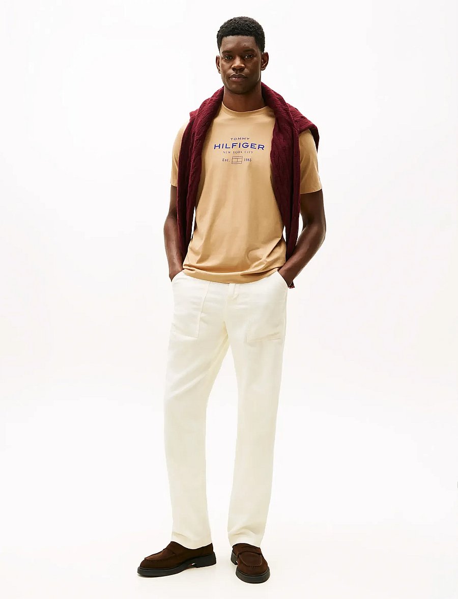 Tommy Hilfiger - HILFIGER STACK GRAPHIC TEE - kortærmede t-shirts - timeless camel - 2