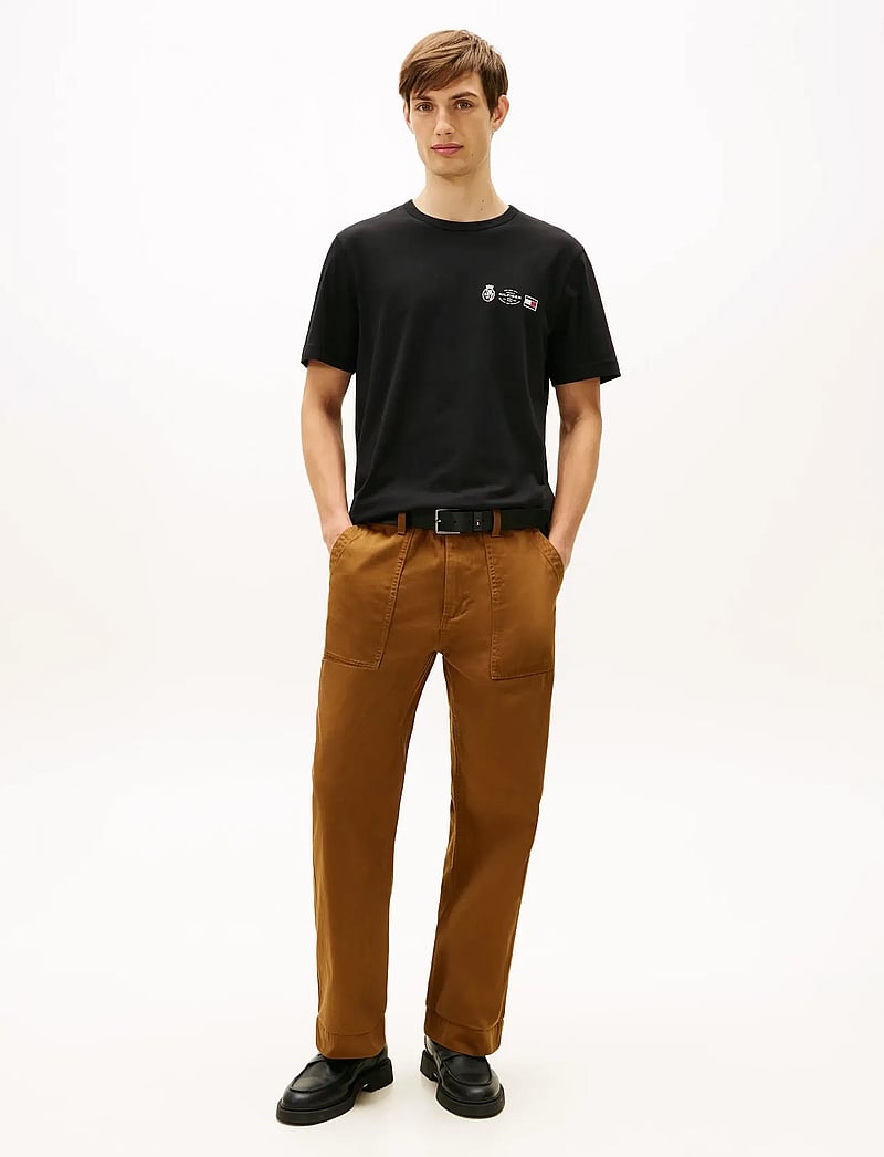 Tommy Hilfiger - SMALL CREST OUTLINE TEE - kortärmade t-shirts - black - 2