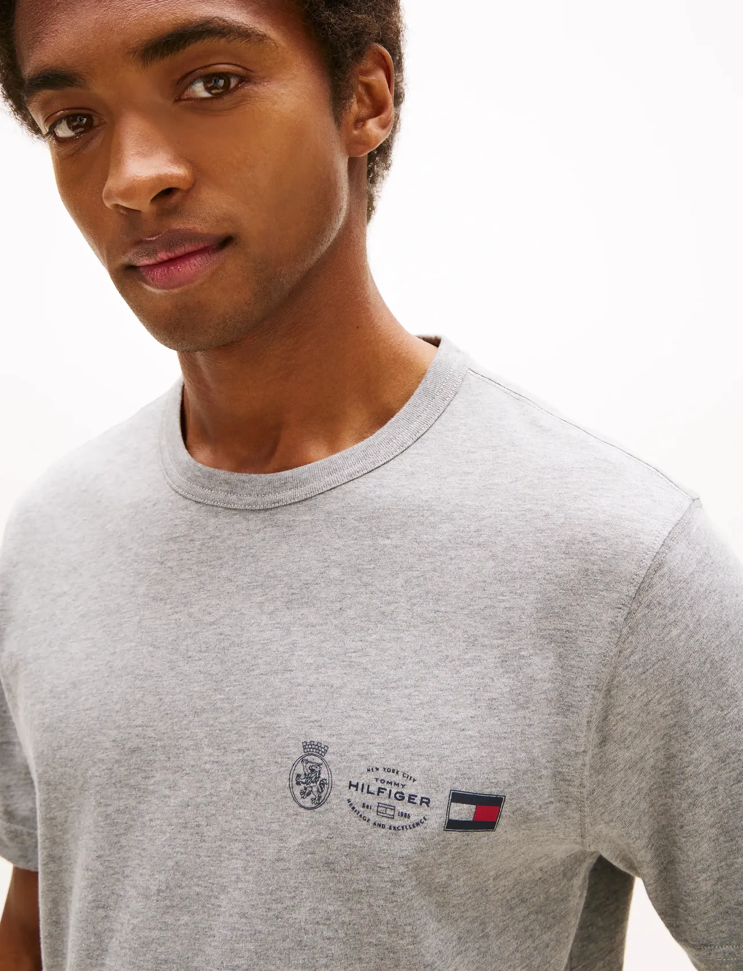 Tommy Hilfiger - SMALL CREST OUTLINE TEE - short-sleeved t-shirts - medium grey heather - 5