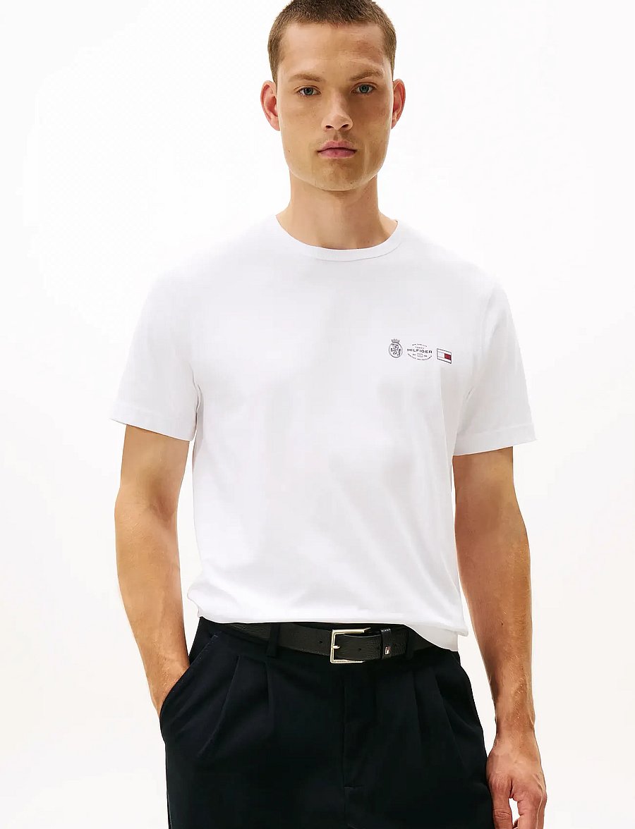 Tommy Hilfiger - SMALL CREST OUTLINE TEE - kurzärmelige t-shirts - white - 0