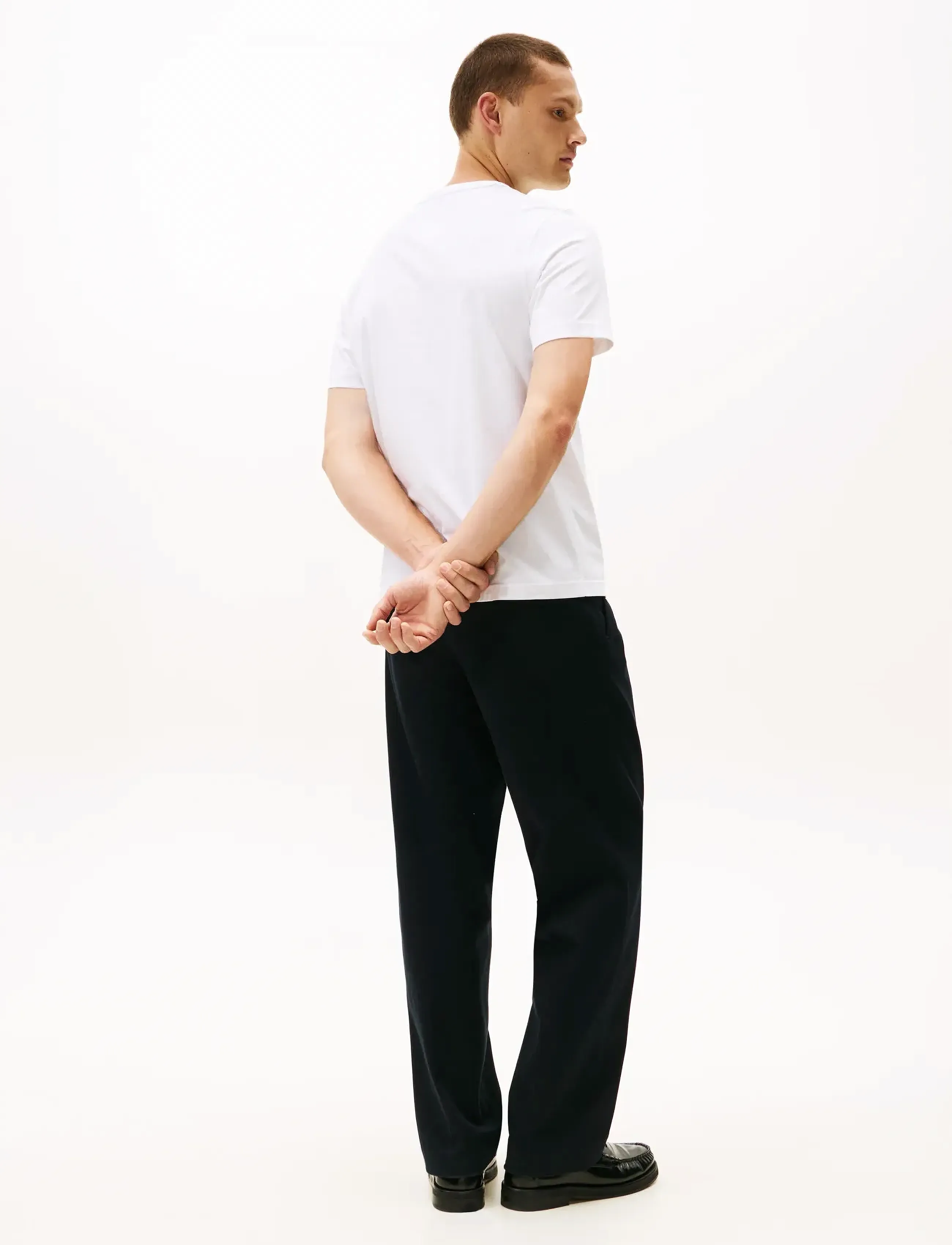 Tommy Hilfiger - SMALL CREST OUTLINE TEE - short-sleeved t-shirts - white - 3