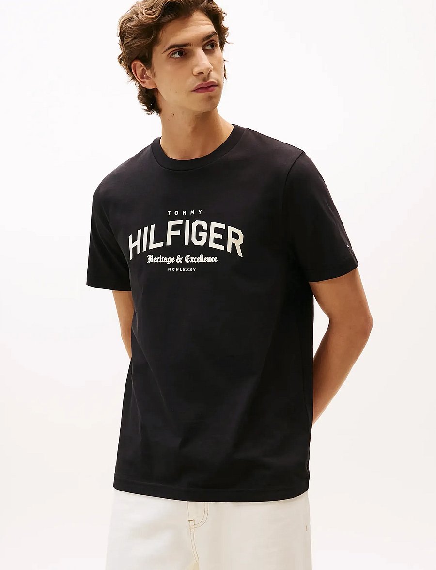 Tommy Hilfiger - HILFIGER ARCH TEE - kortærmede t-shirts - black - 0