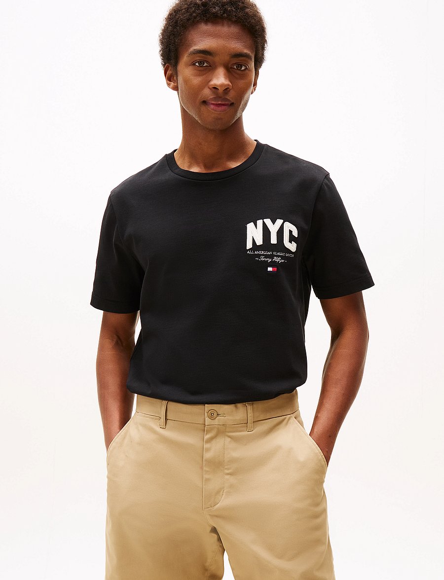 Tommy Hilfiger - HILFIGER SCRIPT NYC TEE - kortærmede t-shirts - black - 0