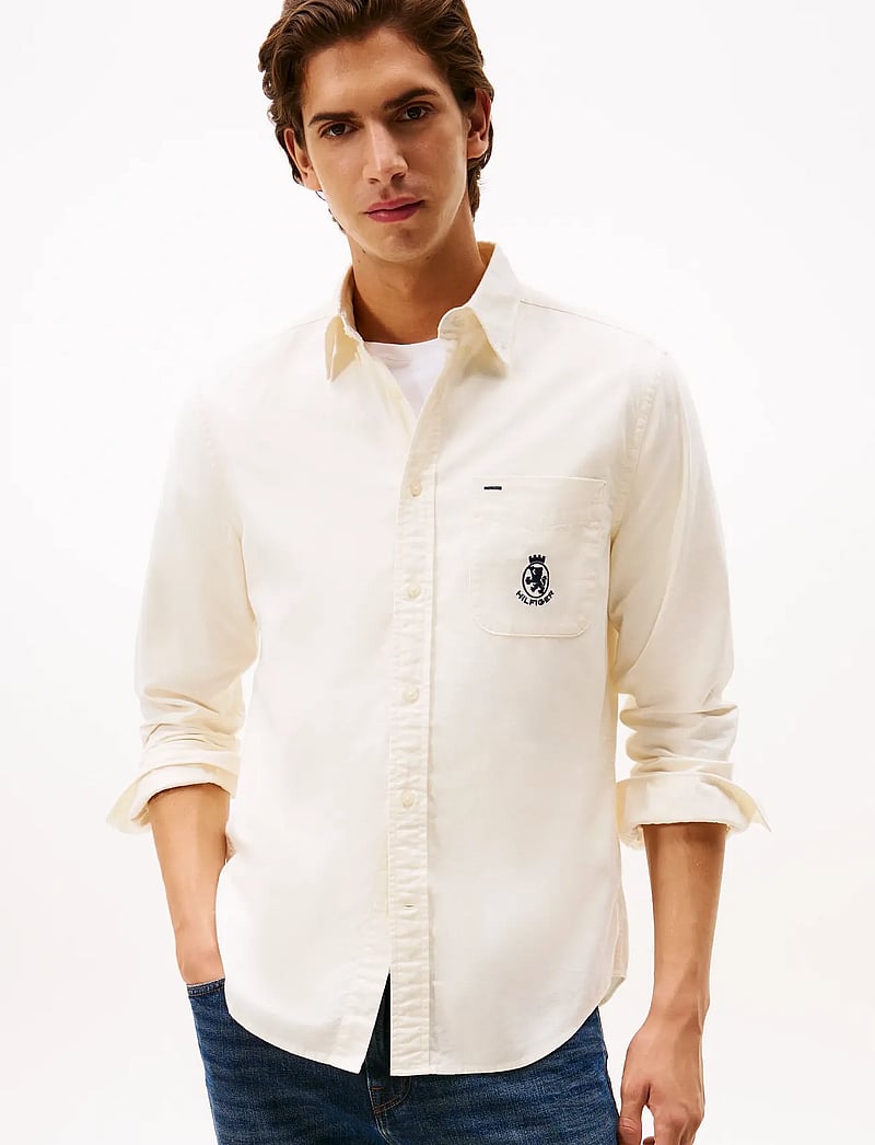 Tommy Hilfiger - BRUSHED OXF CREST POCKET SHIRT - oxford-hemden - ivory petal - 0