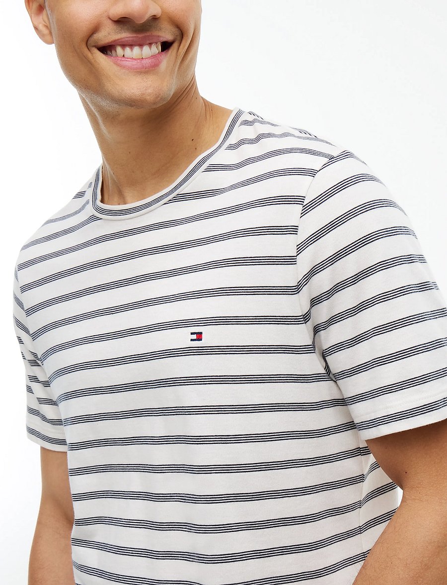 Tommy Hilfiger - ESS SEASONAL REG FIT STRIPE TEE - lyhythihaiset - ecru navy blue - 3