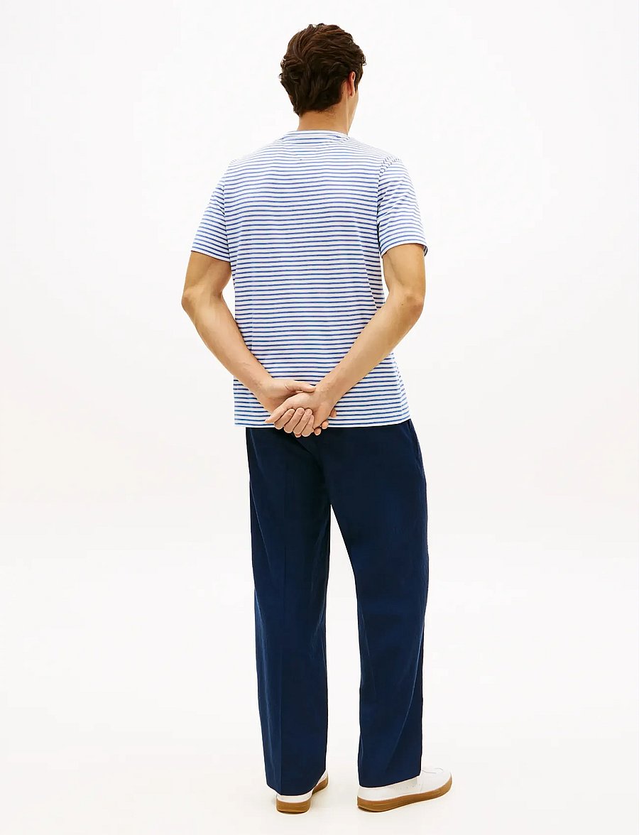 Tommy Hilfiger - ESS SEASONAL REG FIT STRIPE TEE - kortærmede t-shirts - white regal blue stripe - 2