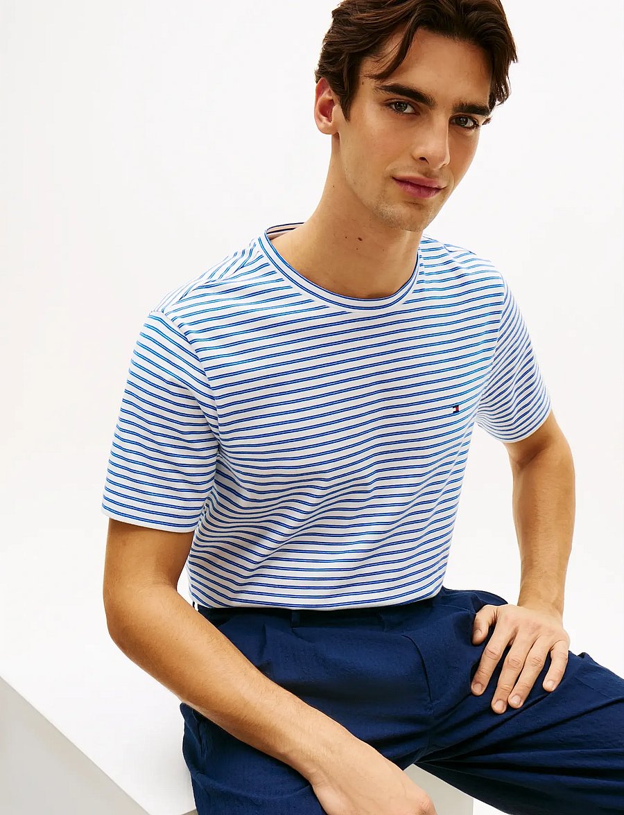 Tommy Hilfiger - ESS SEASONAL REG FIT STRIPE TEE - kortærmede t-shirts - white regal blue stripe - 4