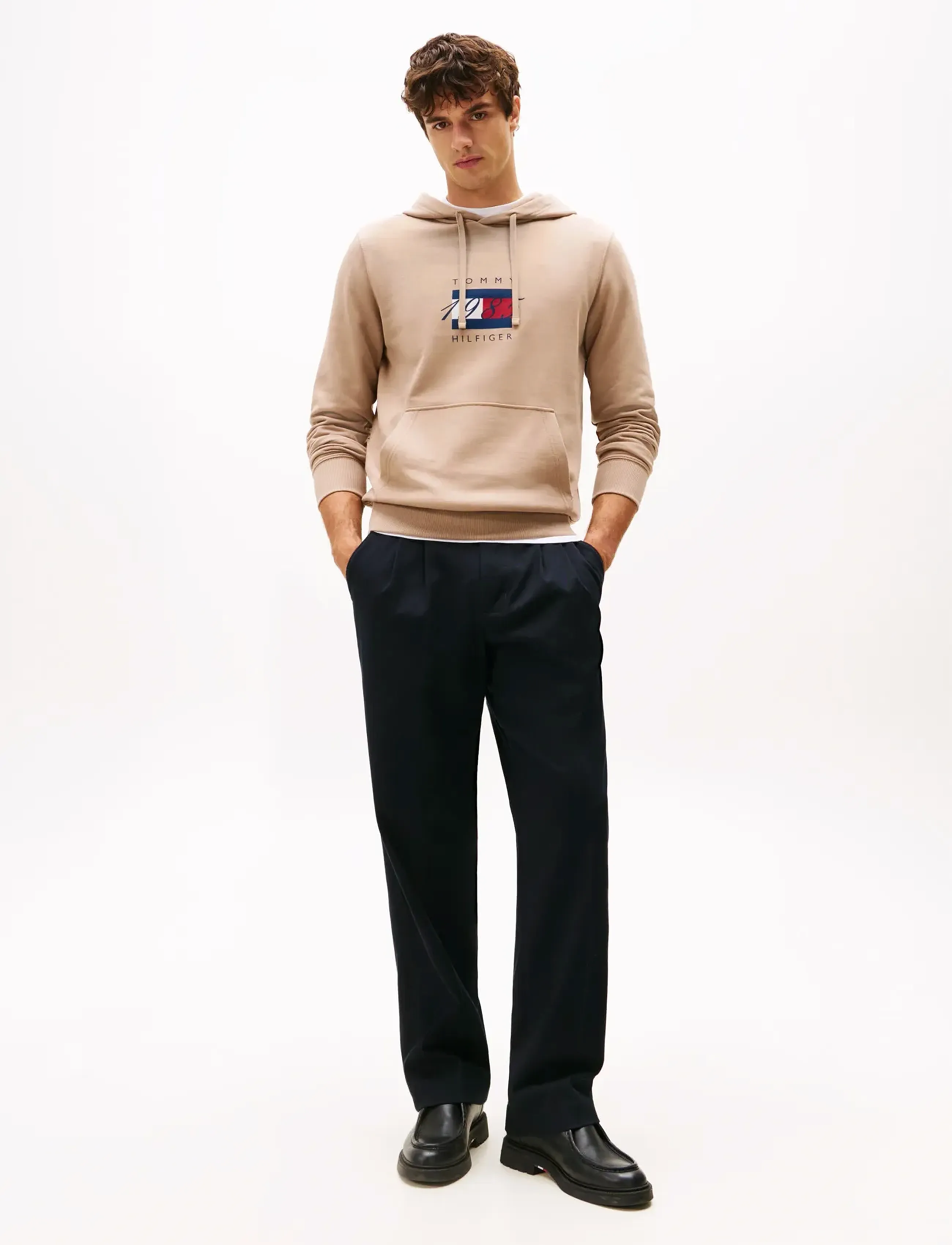 Tommy Hilfiger - LINEAR FLAG GRAPHIC HOODIE - sweats à capuche - coastal taupe - 2