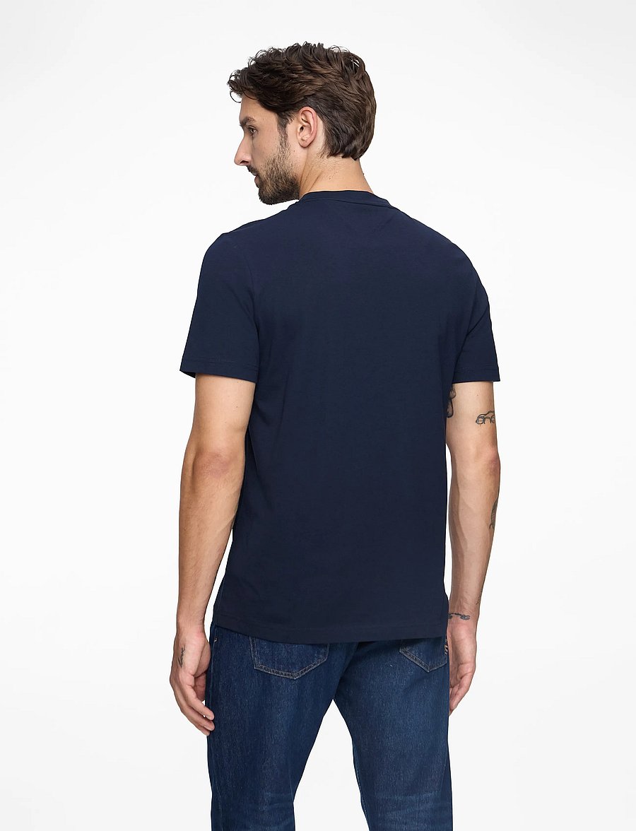 Tommy Hilfiger - LINEAR FLAG GRAPHIC TEE - short-sleeved t-shirts - desert sky - 4