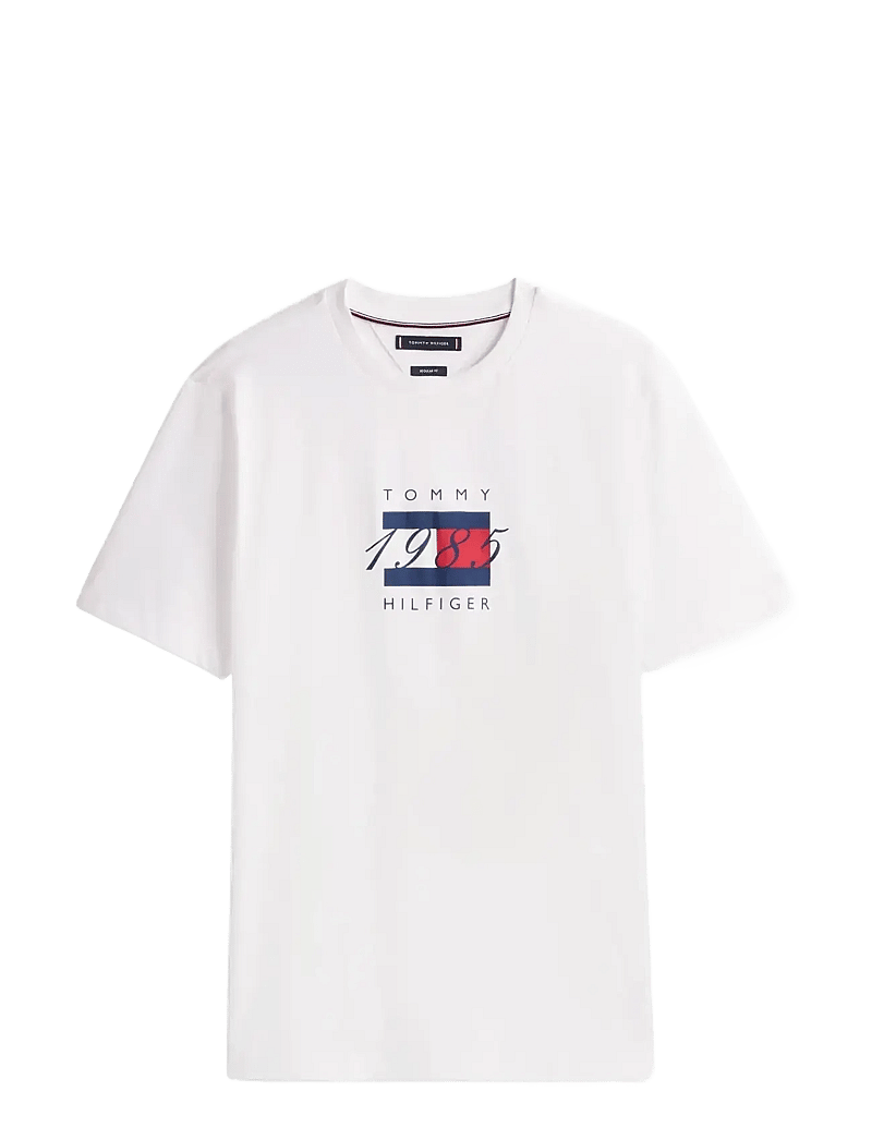 Tommy Hilfiger - LINEAR FLAG GRAPHIC TEE - kortärmade t-shirts - white - 1