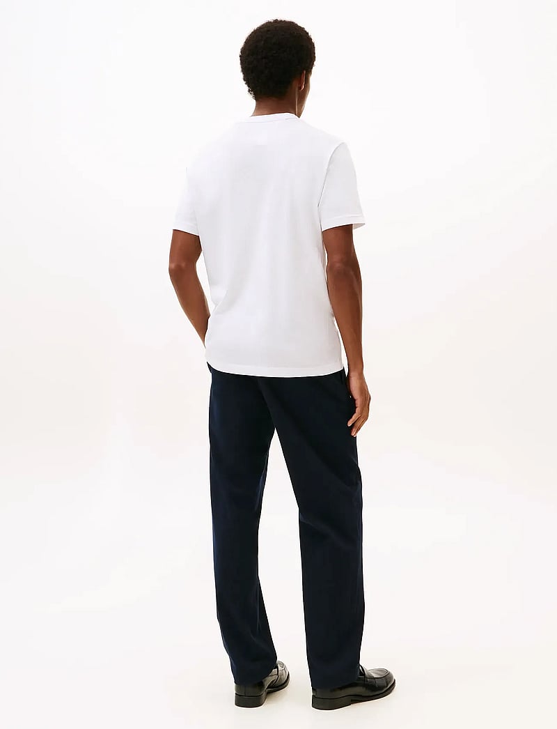 Tommy Hilfiger - LINEAR FLAG GRAPHIC TEE - kortärmade t-shirts - white - 3