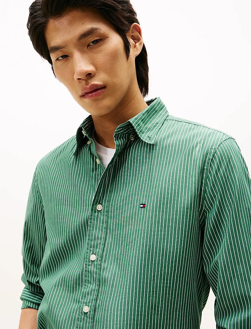 Tommy Hilfiger - CORE HAIRLINE POPLIN RF SHIRT - gestreifte hemden - ornamental green stripe - 4