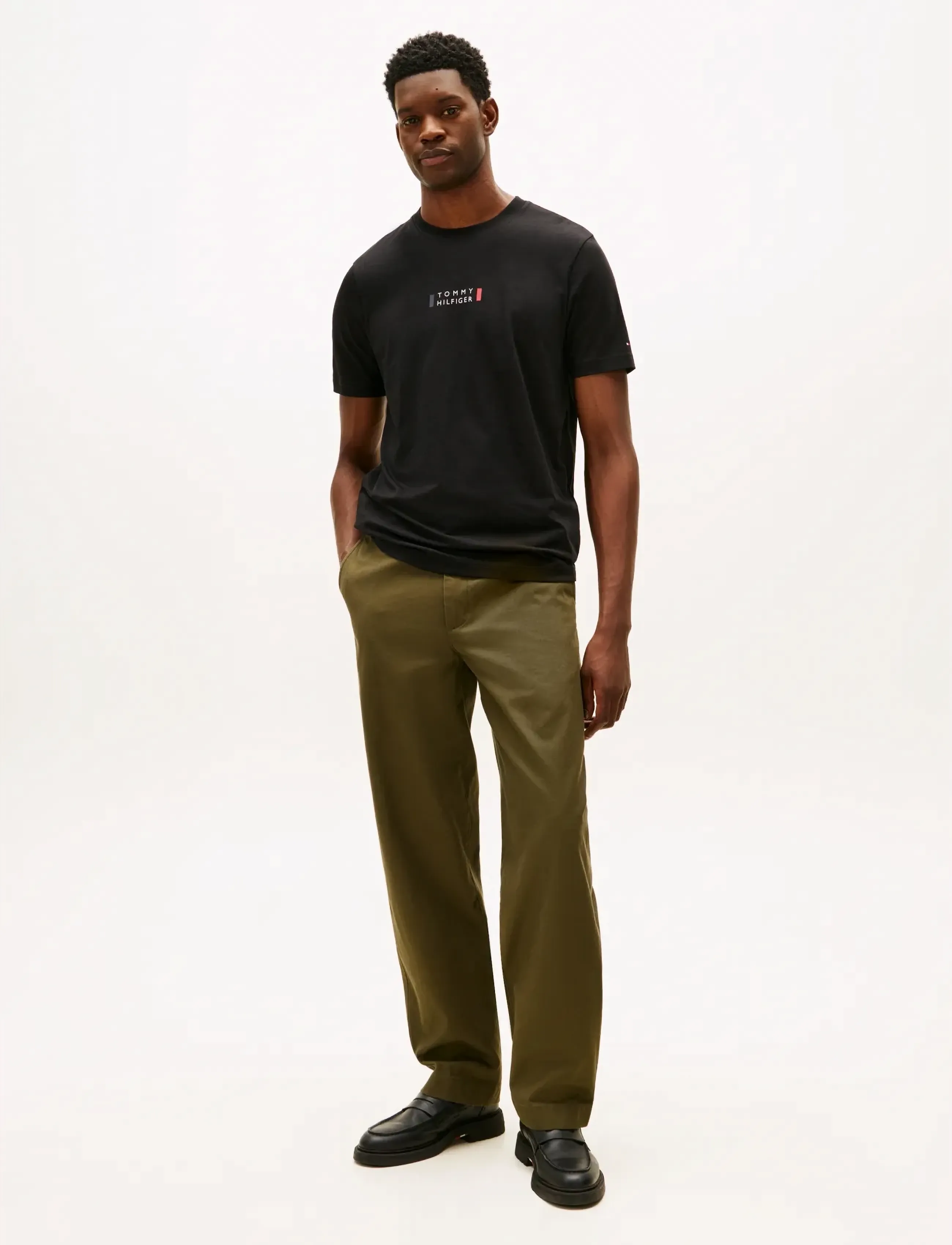Tommy Hilfiger - BRAND LOVE SMALL CENTER TEE - kortærmede t-shirts - black - 3