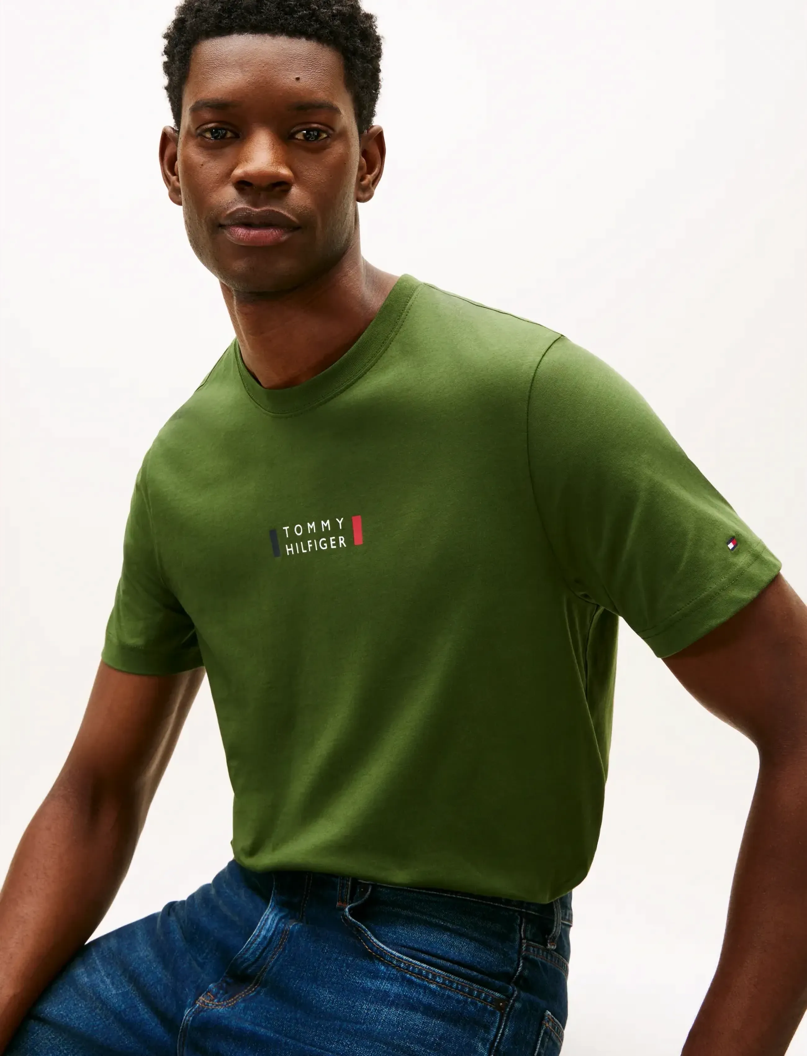 Tommy Hilfiger - BRAND LOVE SMALL CENTER TEE - short-sleeved t-shirts - mountain pine - 4