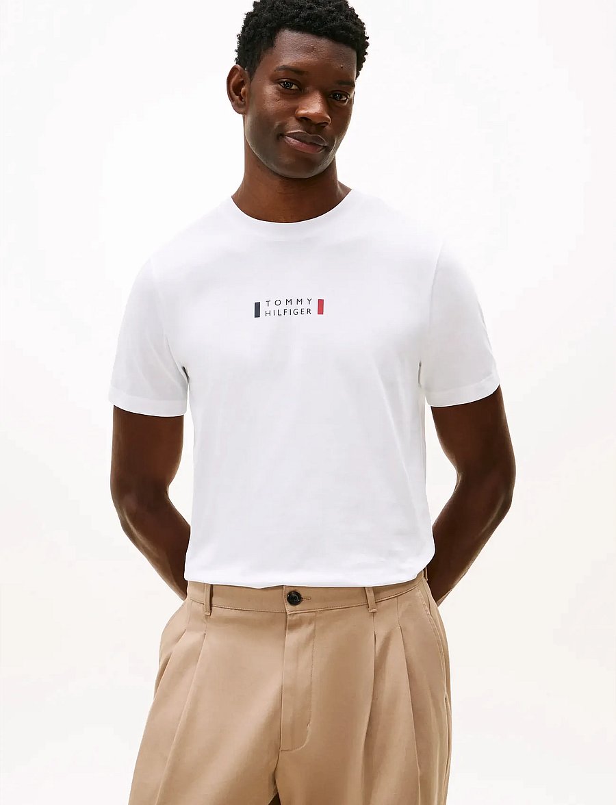 Tommy Hilfiger - BRAND LOVE SMALL CENTER TEE - short-sleeved t-shirts - white - 0