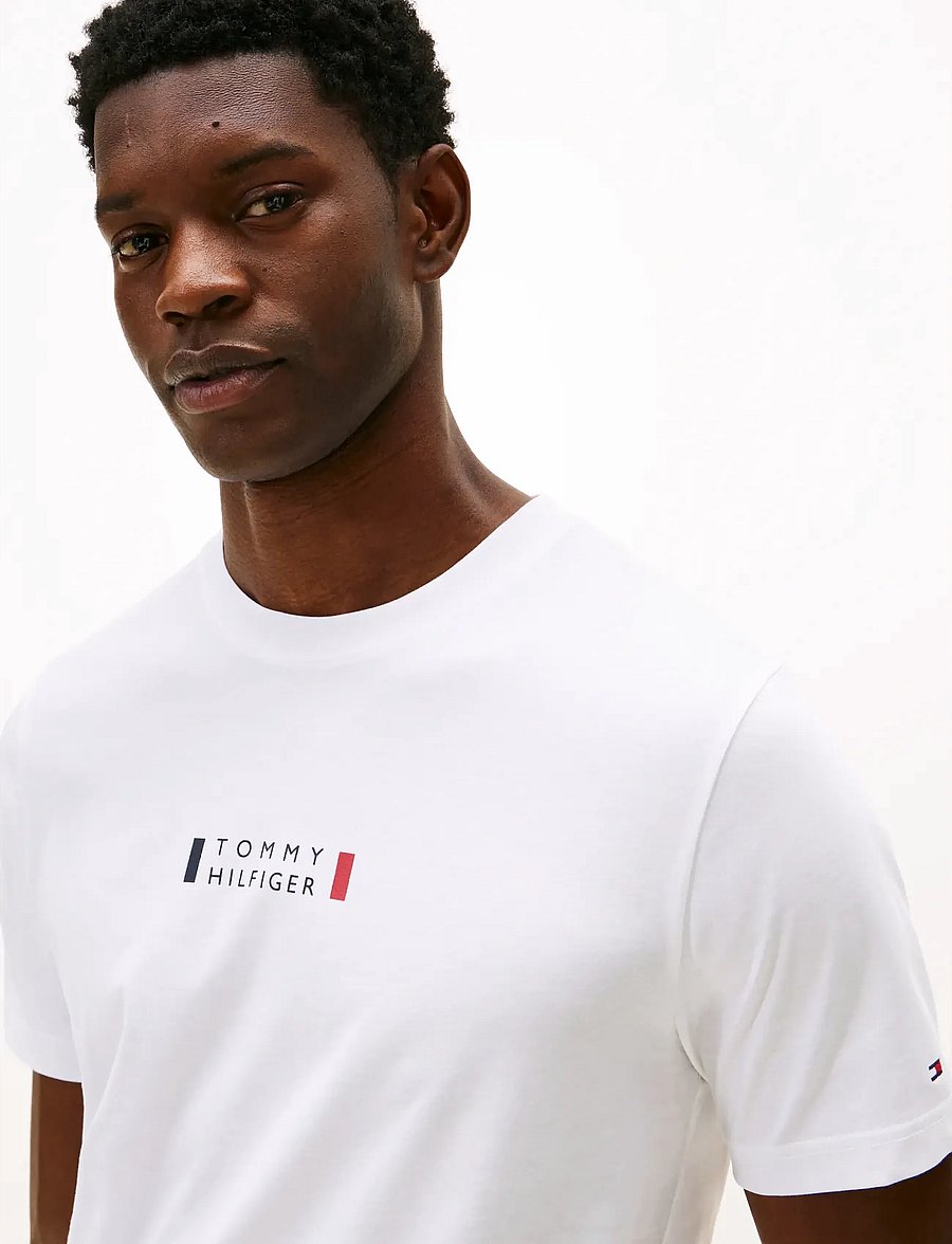 Tommy Hilfiger - BRAND LOVE SMALL CENTER TEE - short-sleeved t-shirts - white - 4