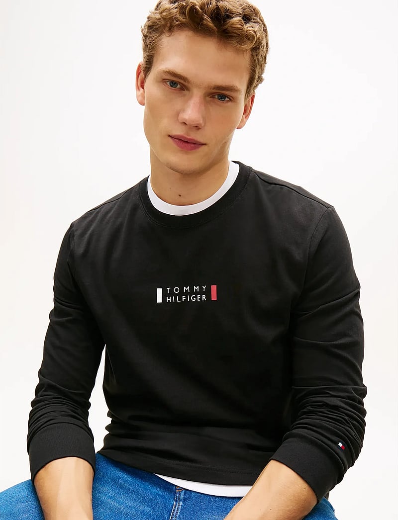 Tommy Hilfiger - BRAND LOVE LS TEE - långärmade t-shirts - black - 4