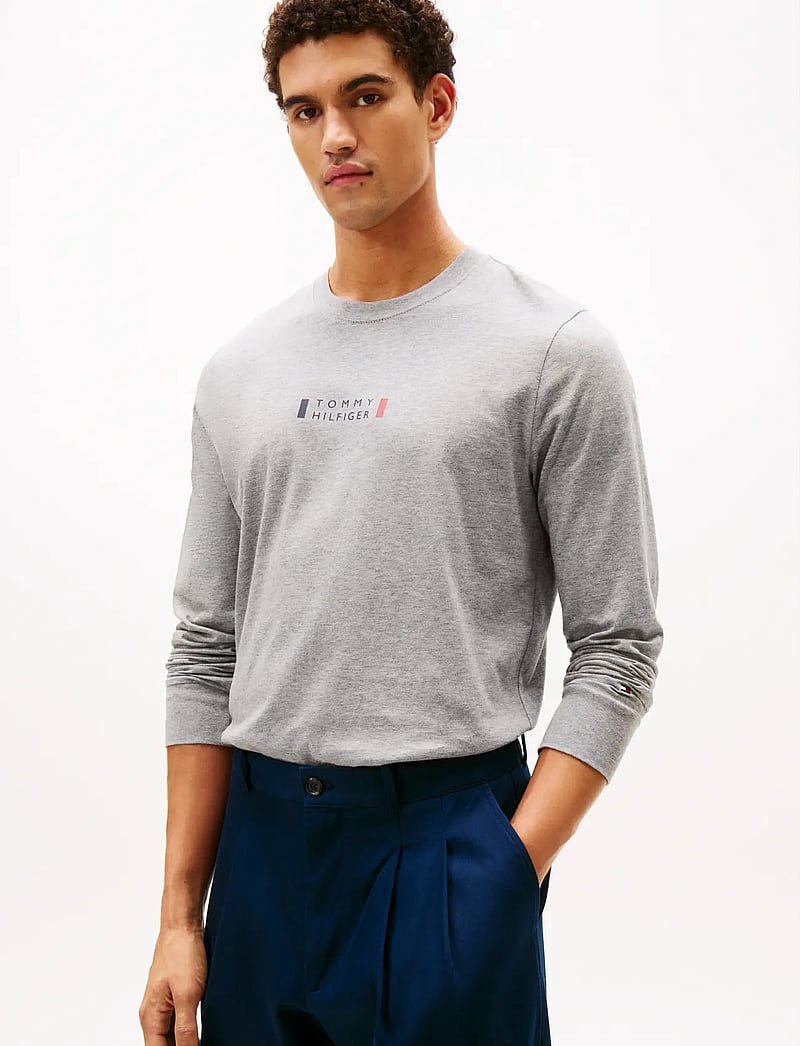 Tommy Hilfiger - BRAND LOVE LS TEE - långärmade t-shirts - medium grey heather - 0