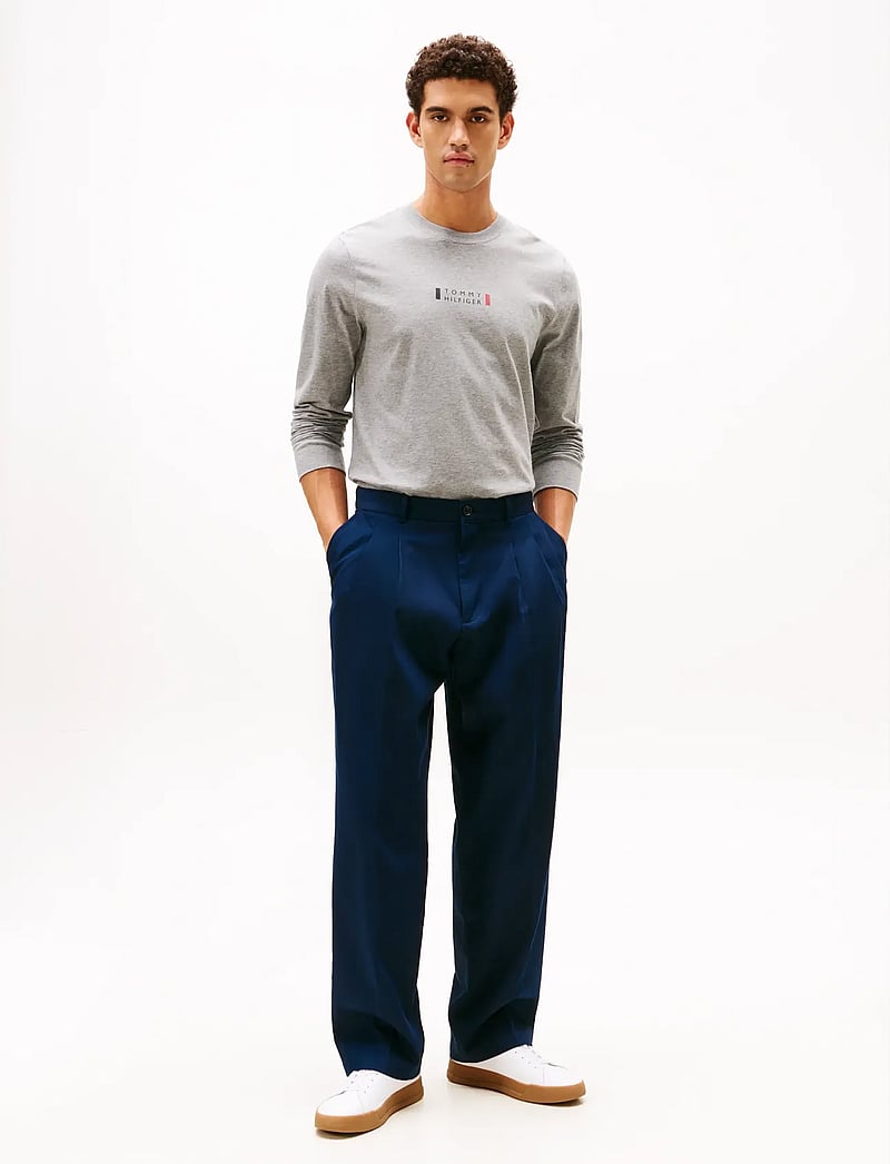 Tommy Hilfiger - BRAND LOVE LS TEE - långärmade t-shirts - medium grey heather - 2