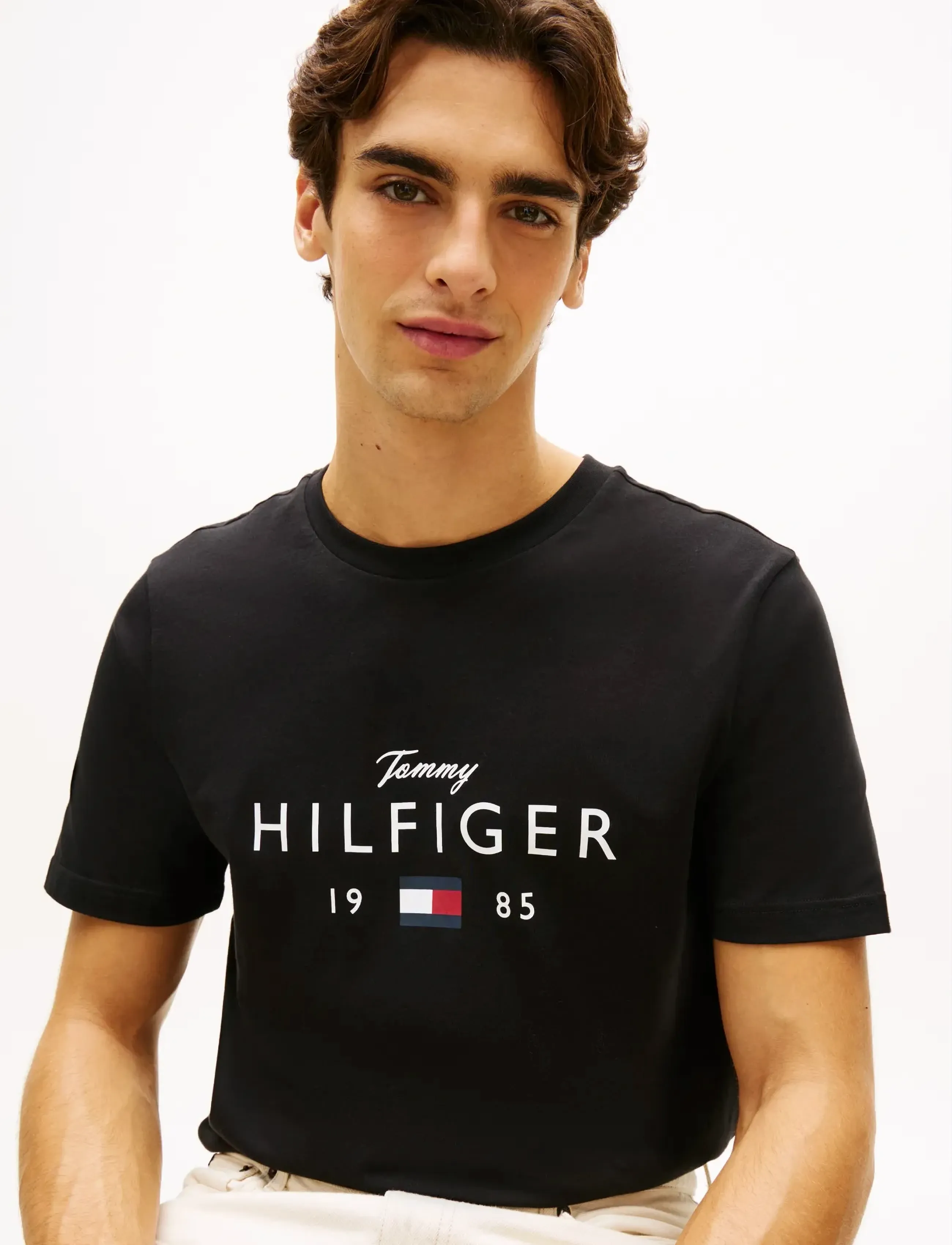 Tommy Hilfiger BRAND LOVE BIG HILFIGER TEE - Kläder - BLACK / black