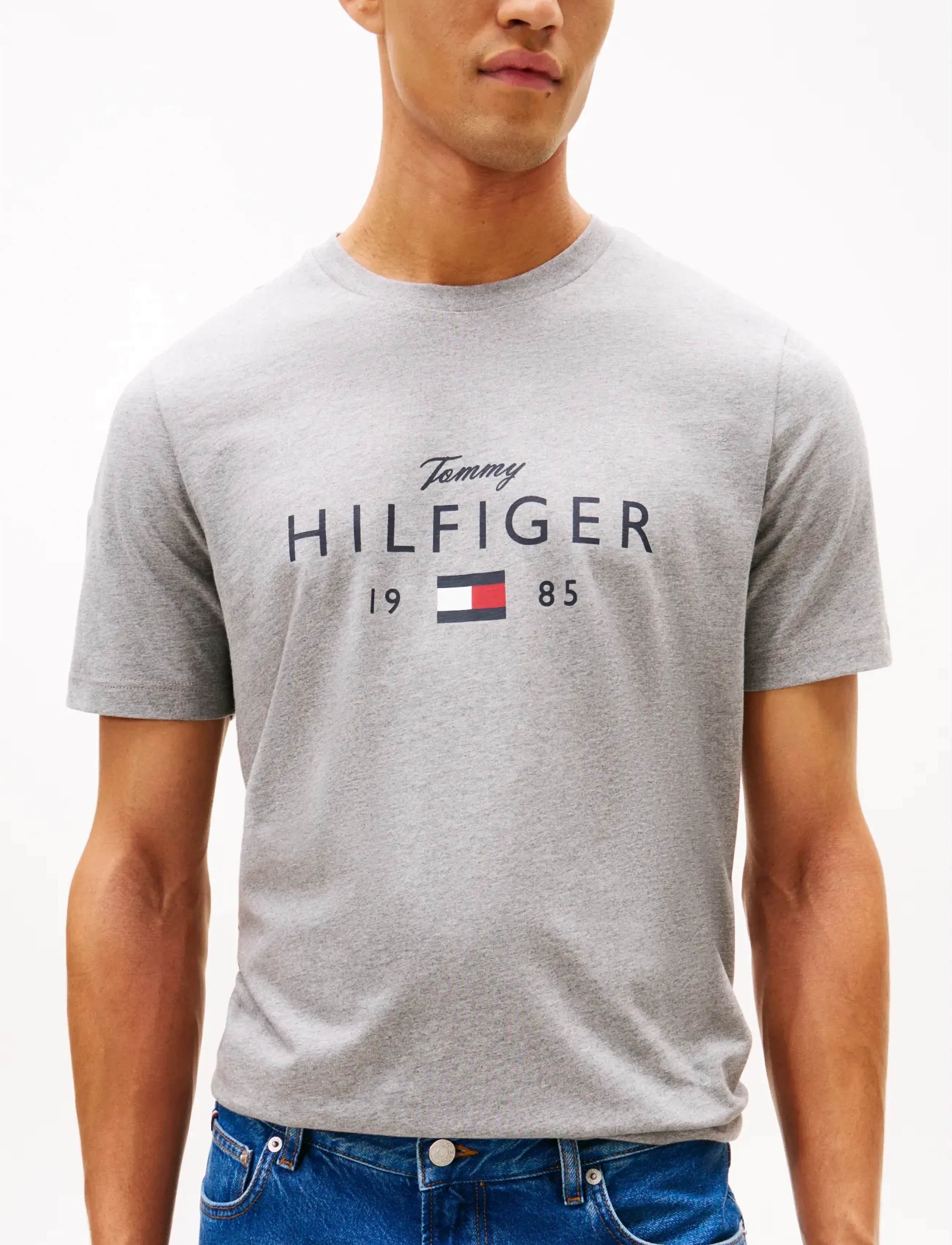 Tommy Hilfiger - BRAND LOVE BIG HILFIGER TEE - kortærmede t-shirts - medium grey heather - 4